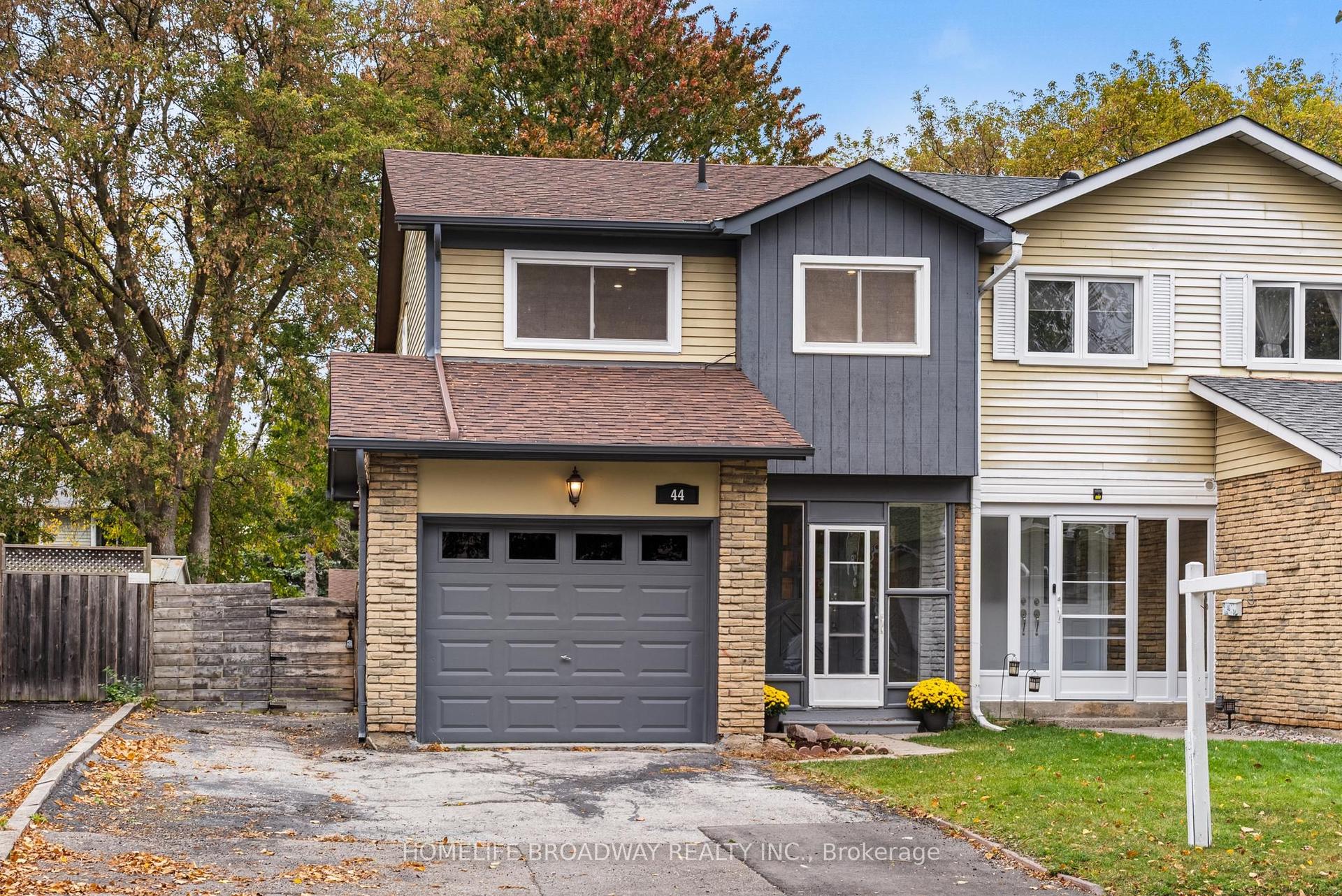44 Hollyberry Trail, Toronto — Semi-Detached for sale, photo 1