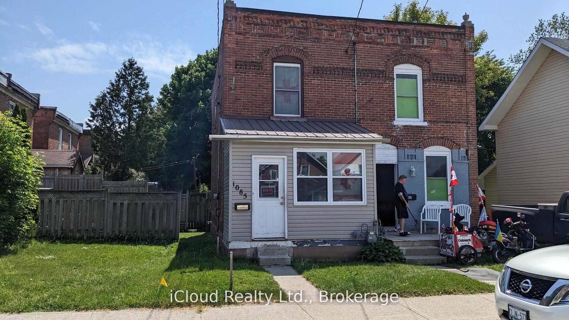 1085 3rd A Avenue E — photo 1