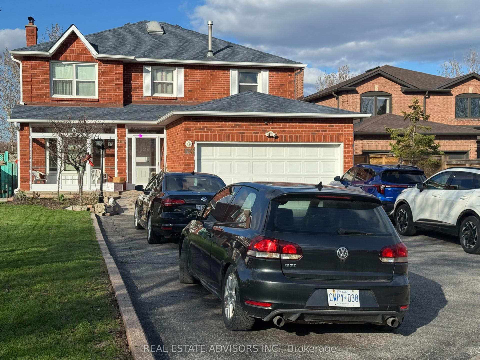 103 Belmont Crescent — photo 1