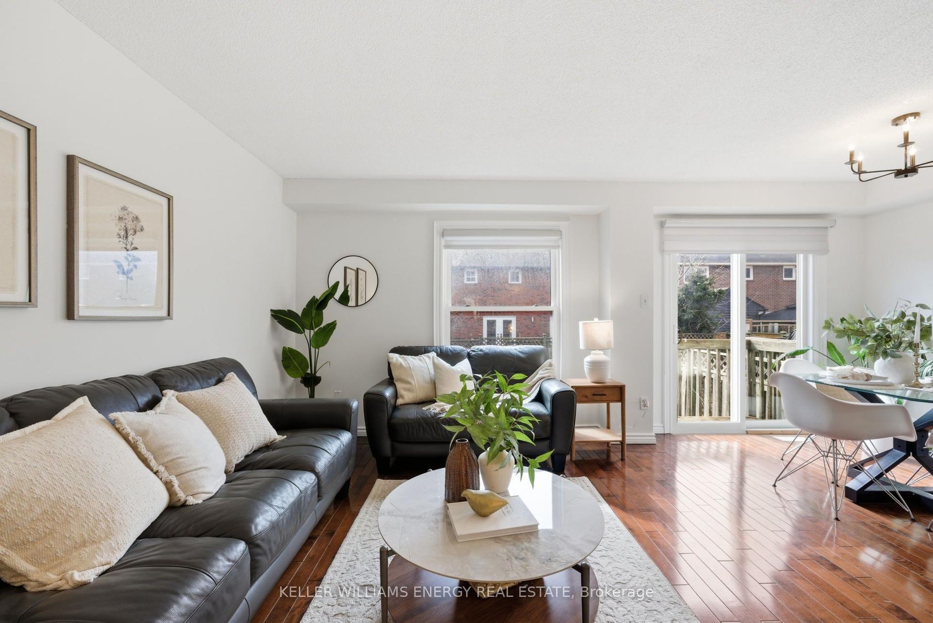 35 Gates Crescent — photo 1