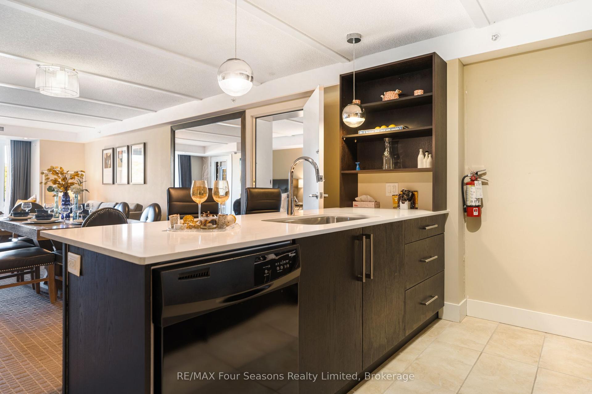 9 Harbour Street E 6210/6212 #6210/6212, Collingwood — Condo for sale, photo 1