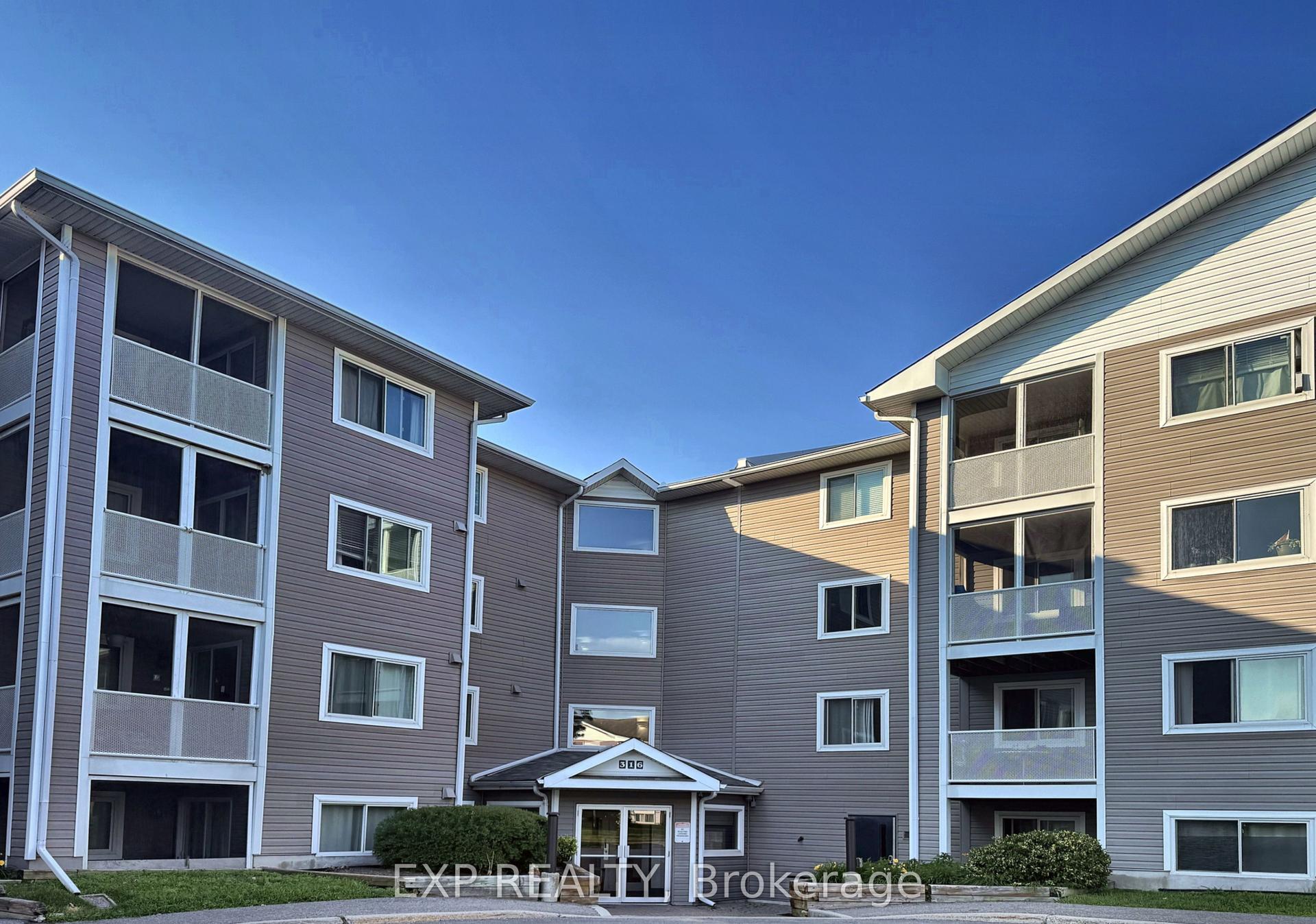316 Lorry Greenberg Drive 122 #122, Hunt Club - South Keys and Area — Condo for sale, photo 1