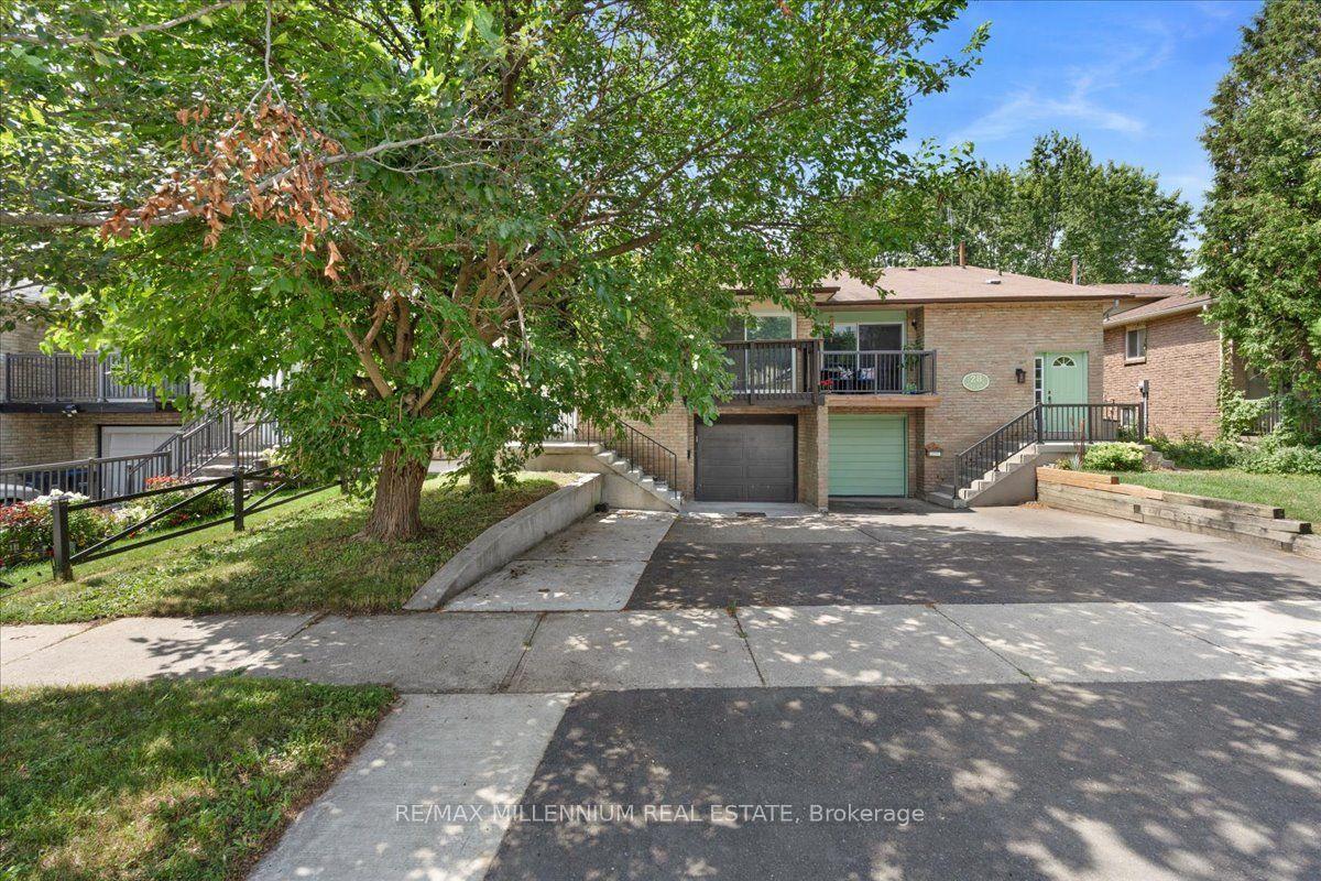 26 Talbot Street, Brampton — Semi-Detached for sale, photo 1