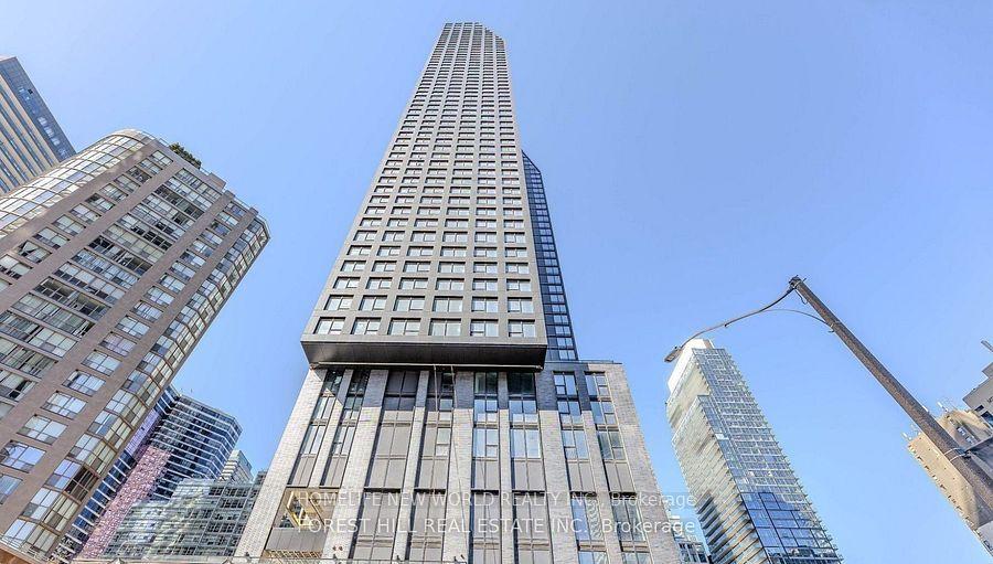 8 Wellesley Street W 3708 #3708, Toronto — Condo for lease, photo 1