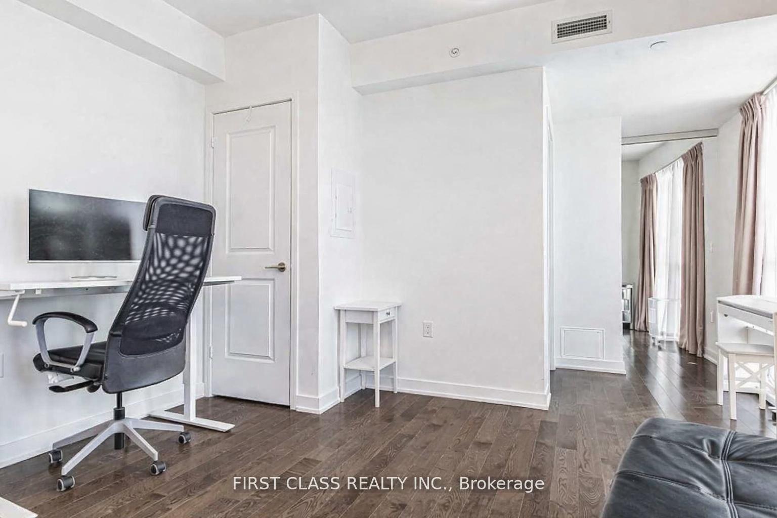 1 The Esplanade Street 3305 #3305 — photo 1