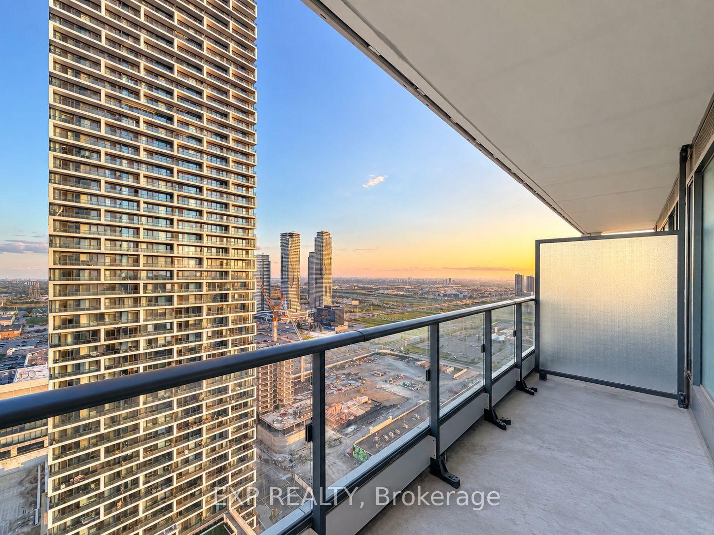 898 Portage Parkway 3208 #3208, Vaughan — Condo for lease, photo 1