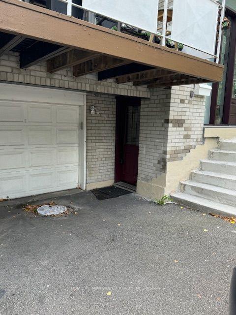 20 Castlebury Crescent N Basement #Basement — photo 1