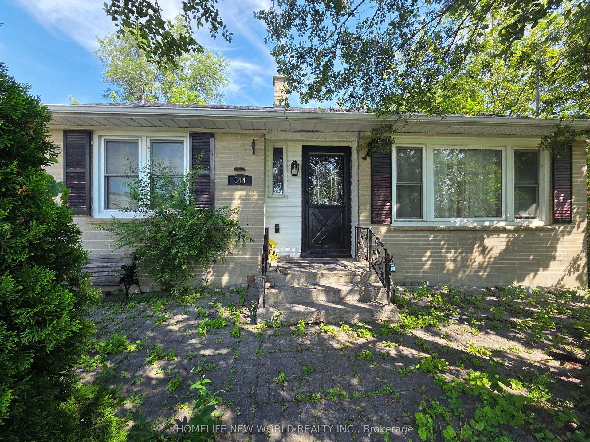 544 Mary Street E Main #Main, Whitby — Detached for lease, photo 1