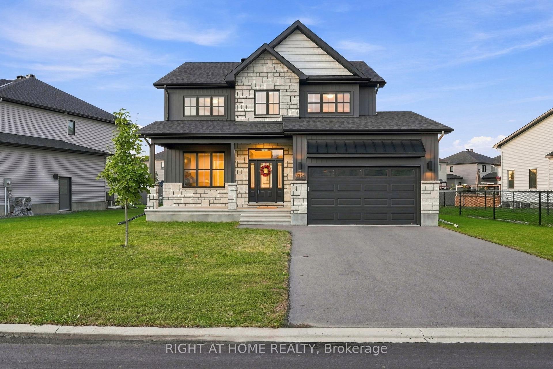 1334 Fribourg Street, Russell — Detached for sale, photo 1