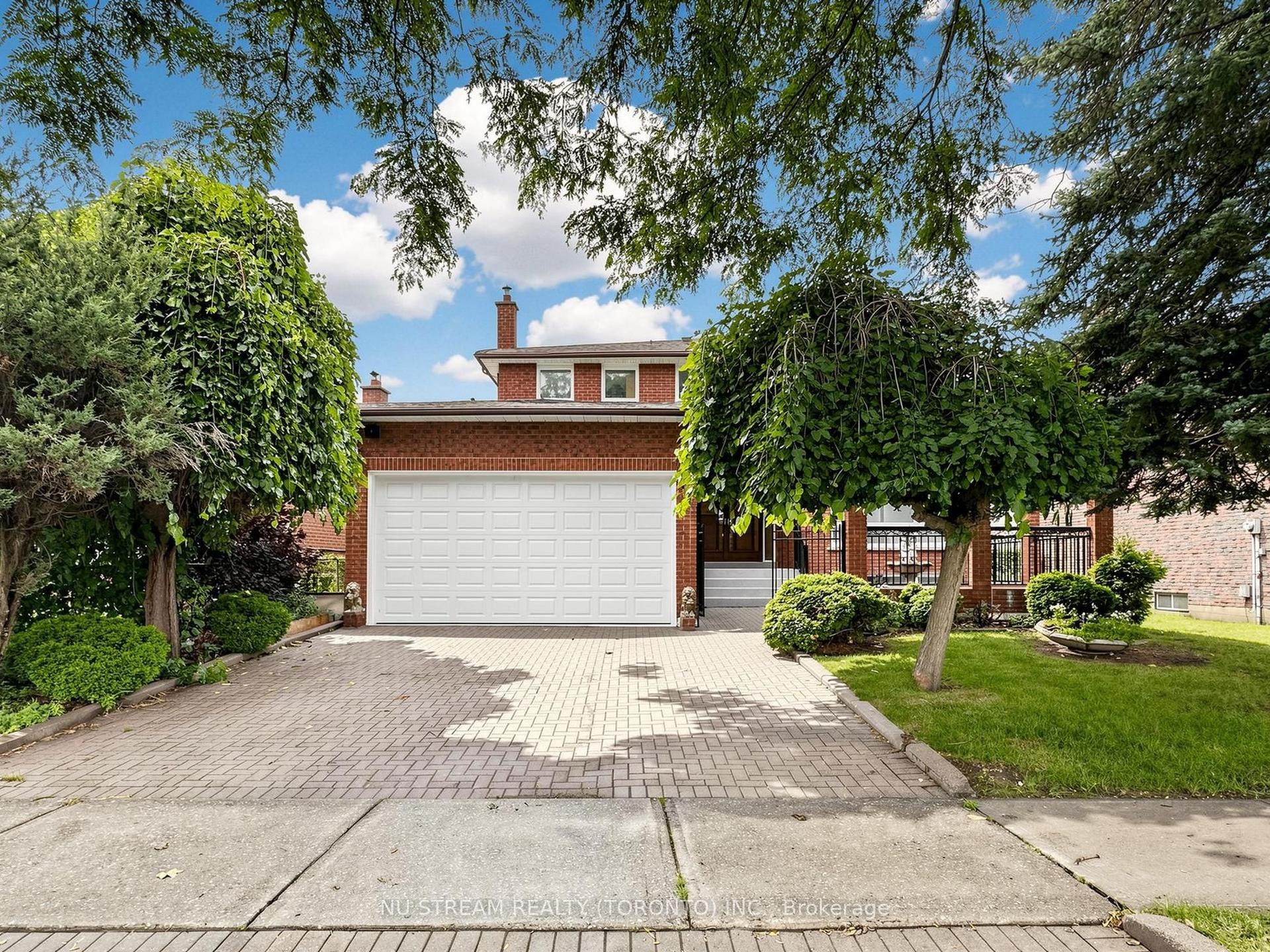 117 Ambercroft Boulevard N, Toronto — Detached for sale, photo 1