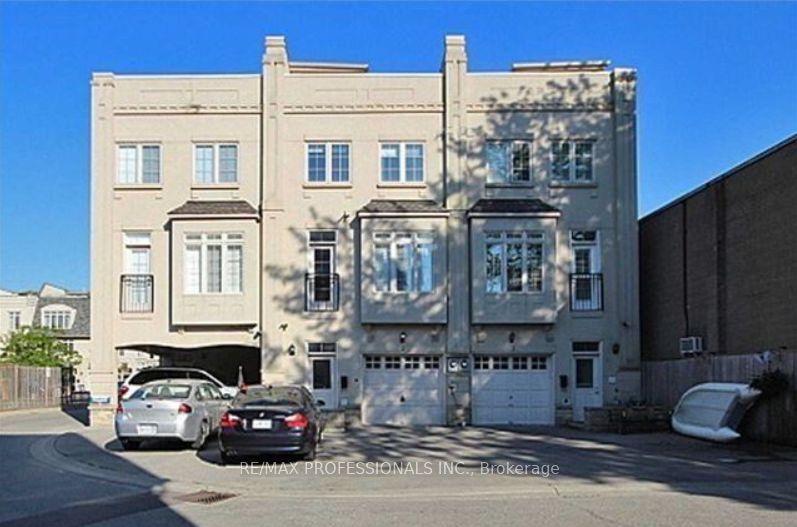 2351 Lakeshore Road W 3 #3, Oakville — Townhouse for lease, photo 1