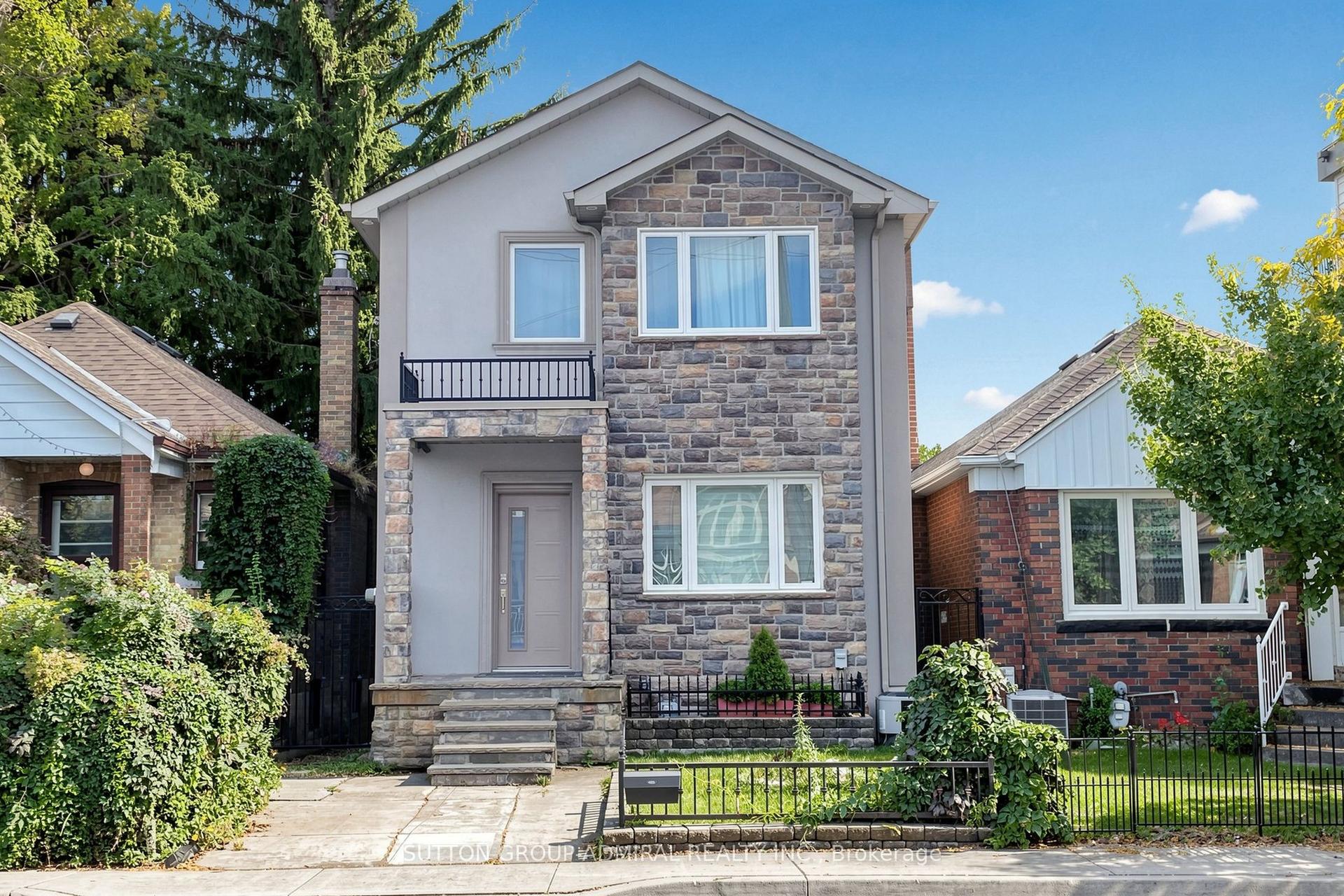 676 Vaughan Road, Toronto — Detached for sale, photo 1