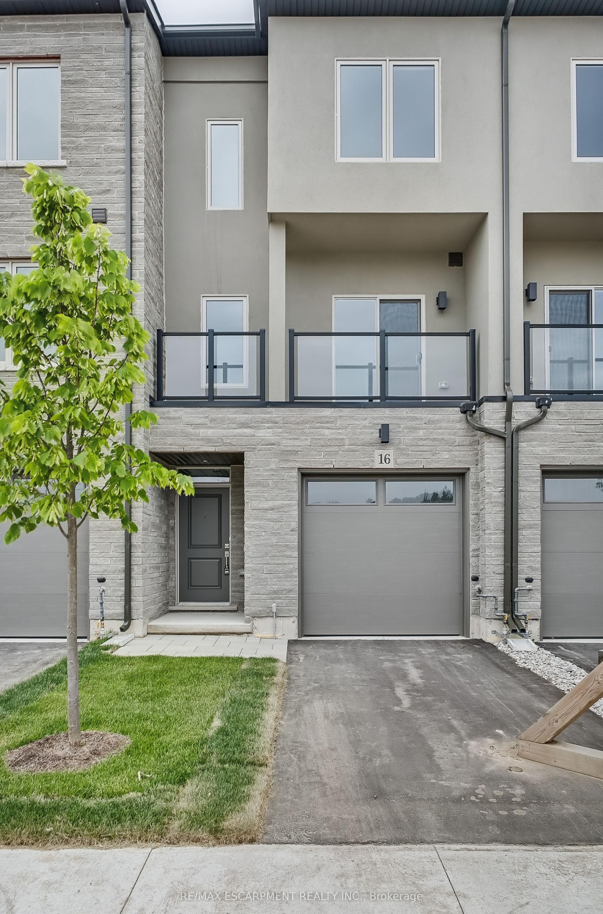 16 CLEAR VALLEY Lane, Hamilton — Townhouse for sale, photo 1