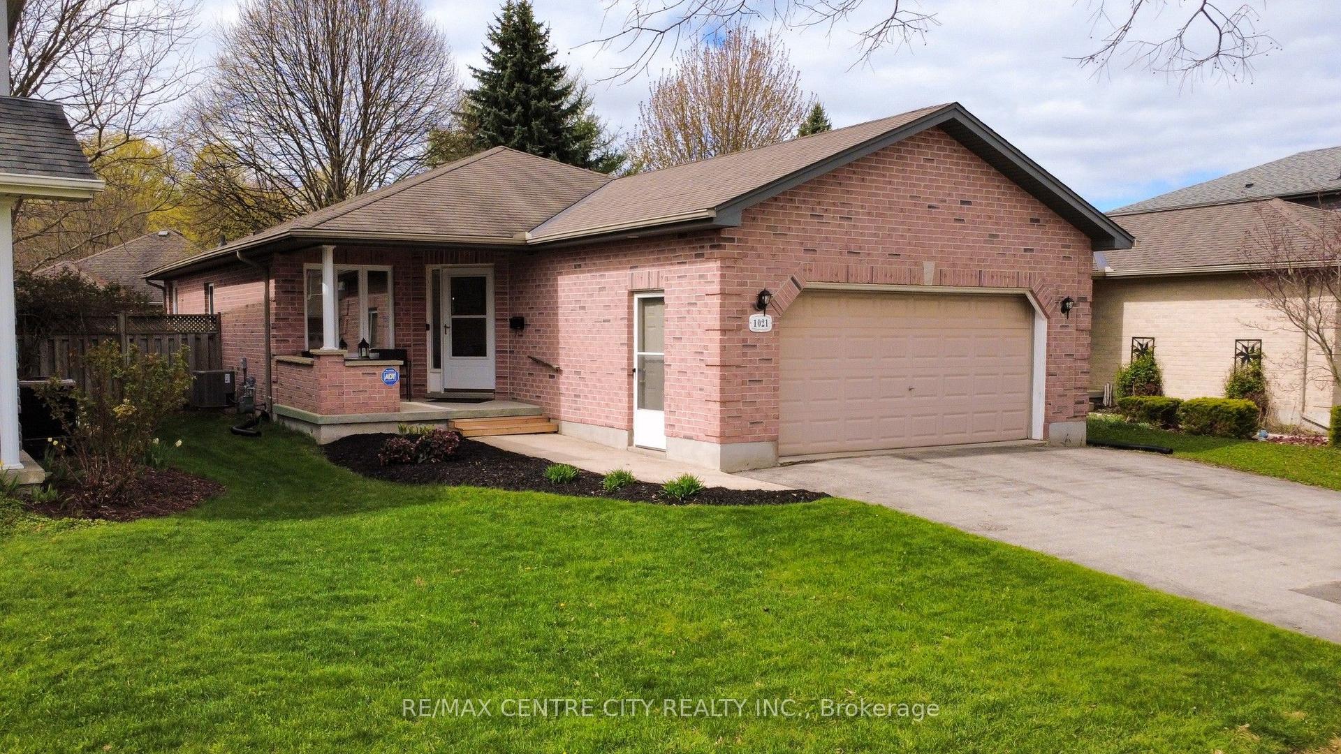 1021 South Wenige Drive — photo 1