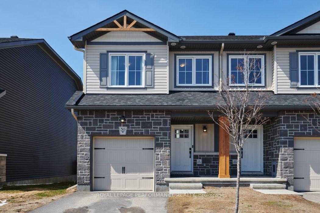 30 WHITCOMB Crescent — photo 1