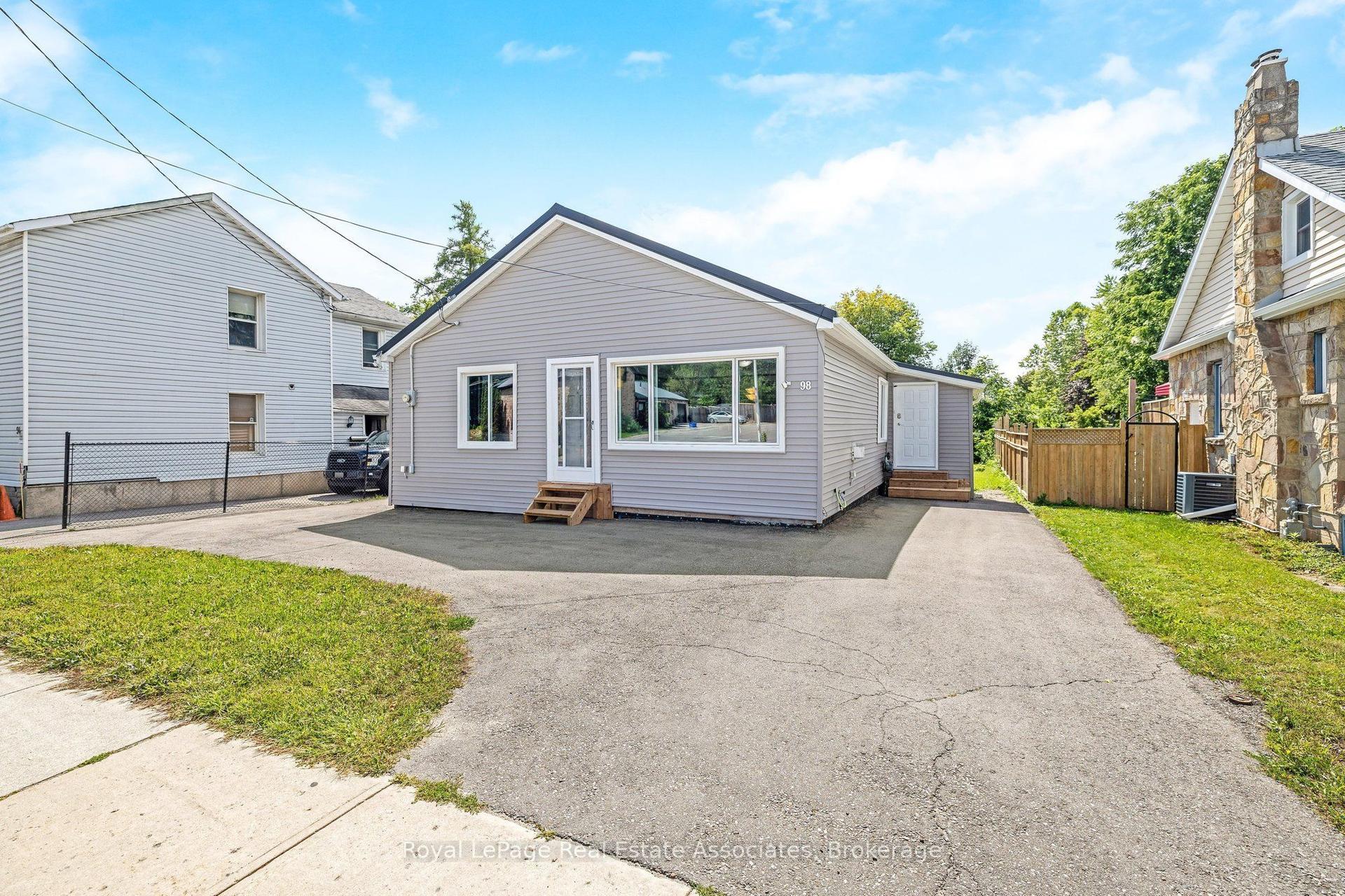 98 Main Street N, Halton Hills — Detached for sale, photo 1