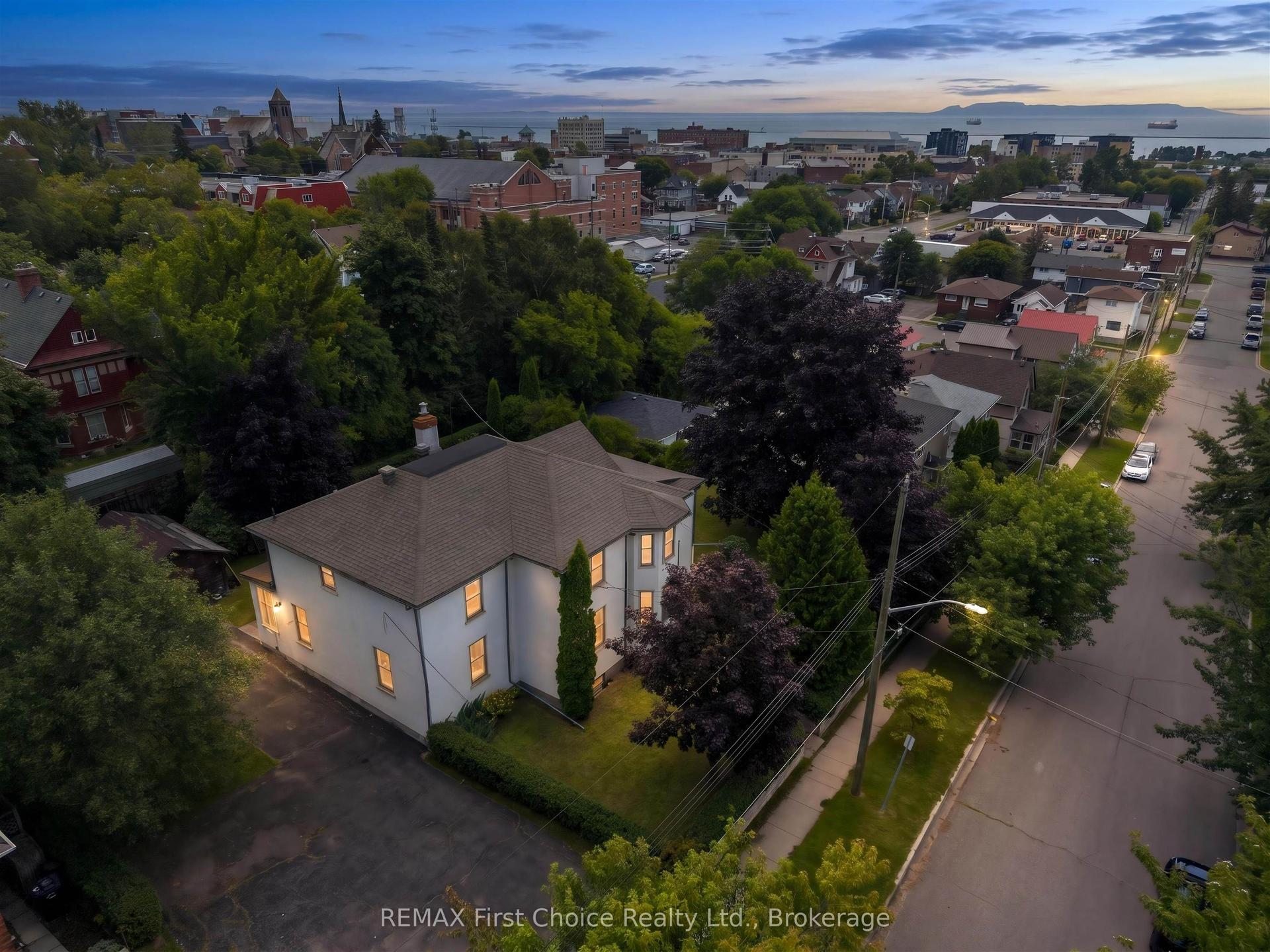 348 Ambrose Street, Thunder Bay — Detached for sale, photo 1
