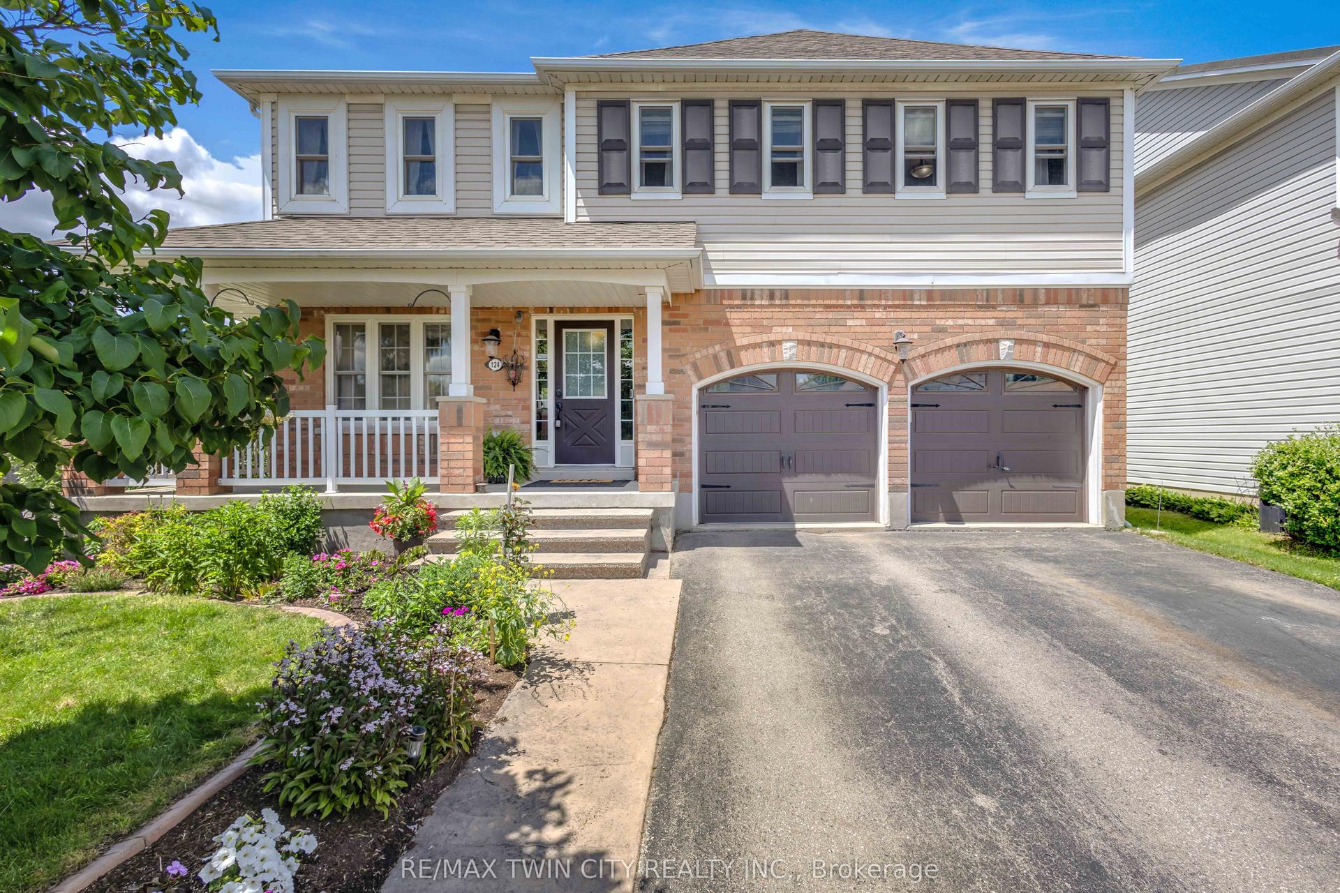 124 Blackburn Drive — photo 1