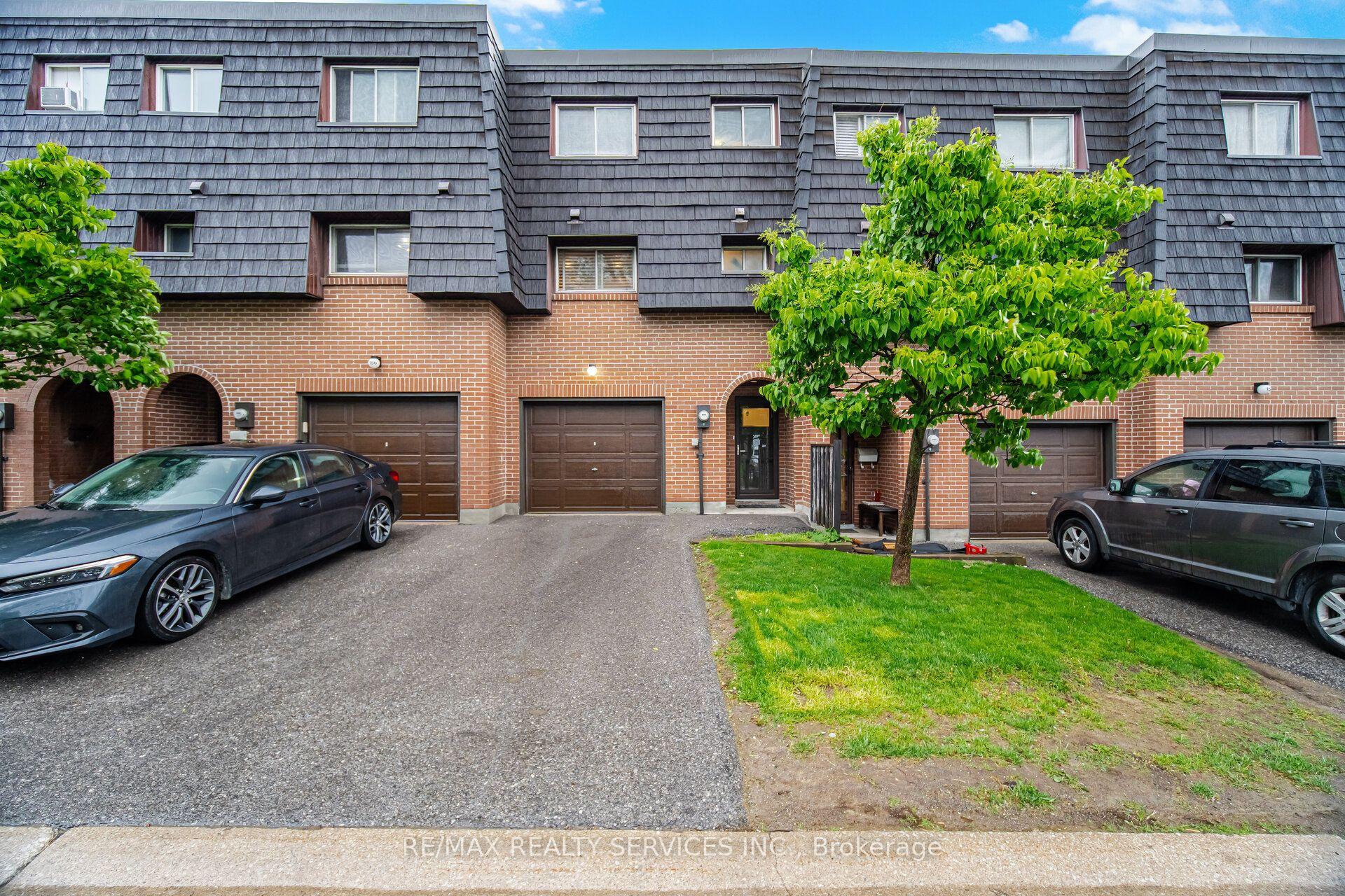 154 Darras Court, Brampton — Condo Town for sale, photo 1