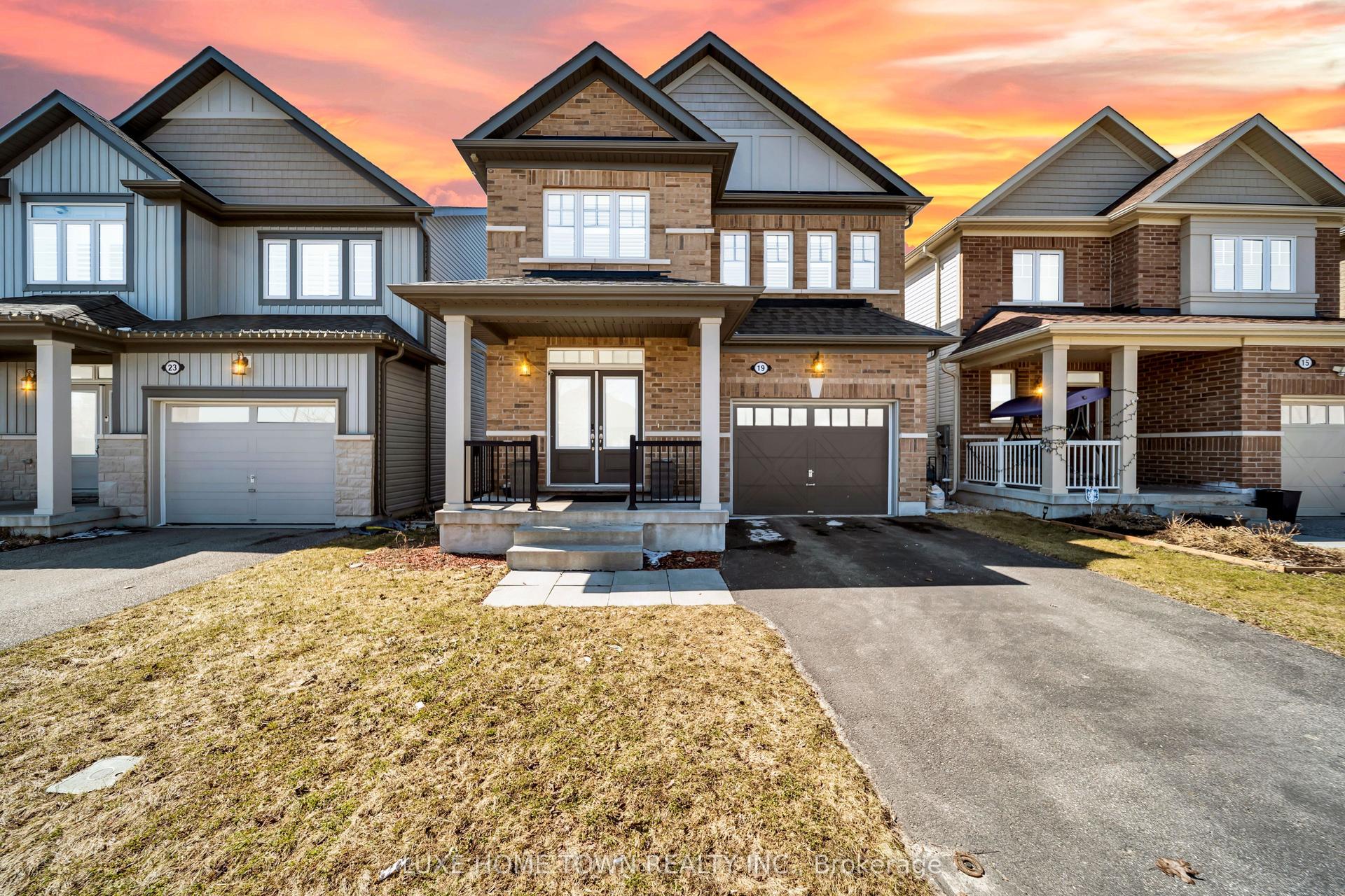 19 Findlay Way — photo 1