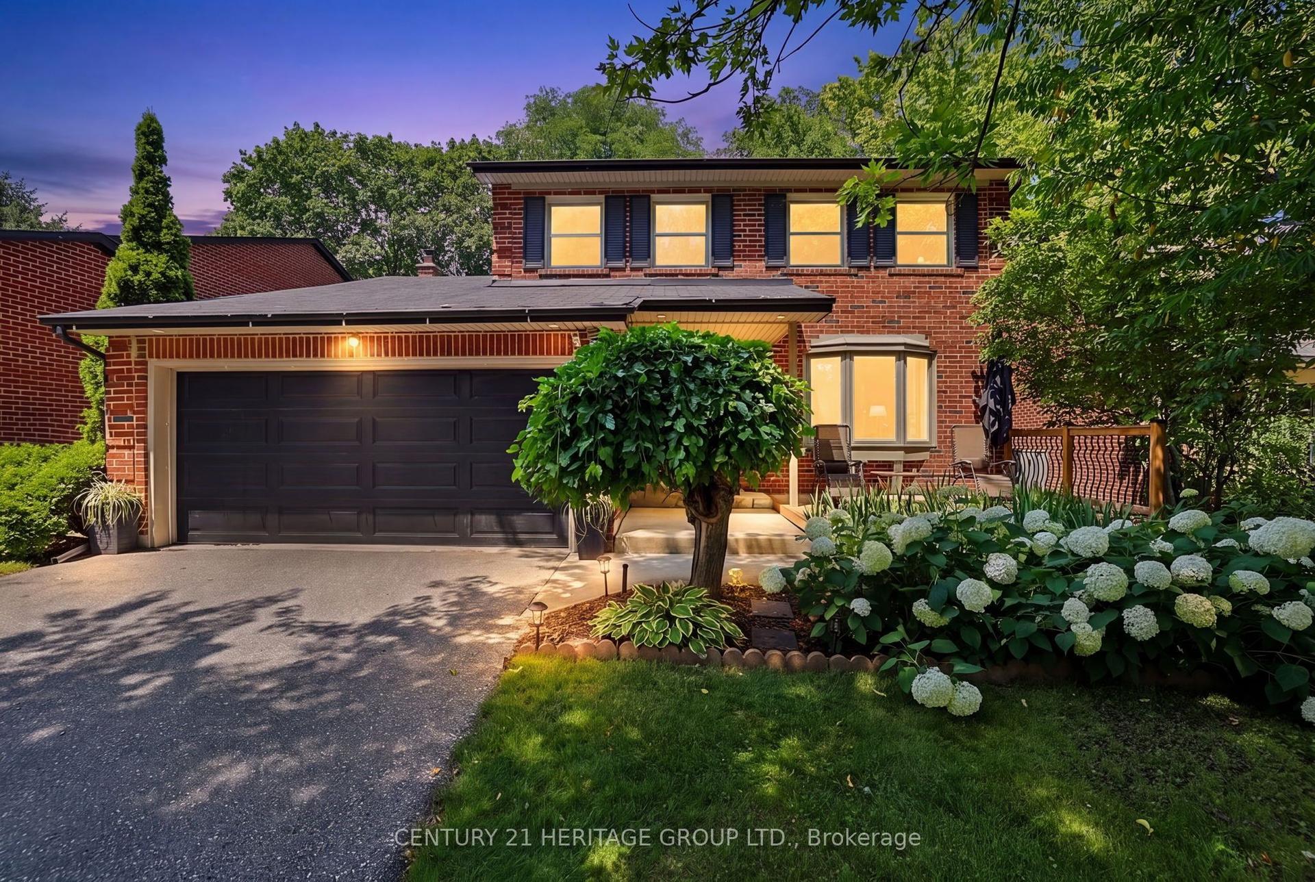 214 Lancaster Avenue, Newmarket — Detached for sale, photo 1