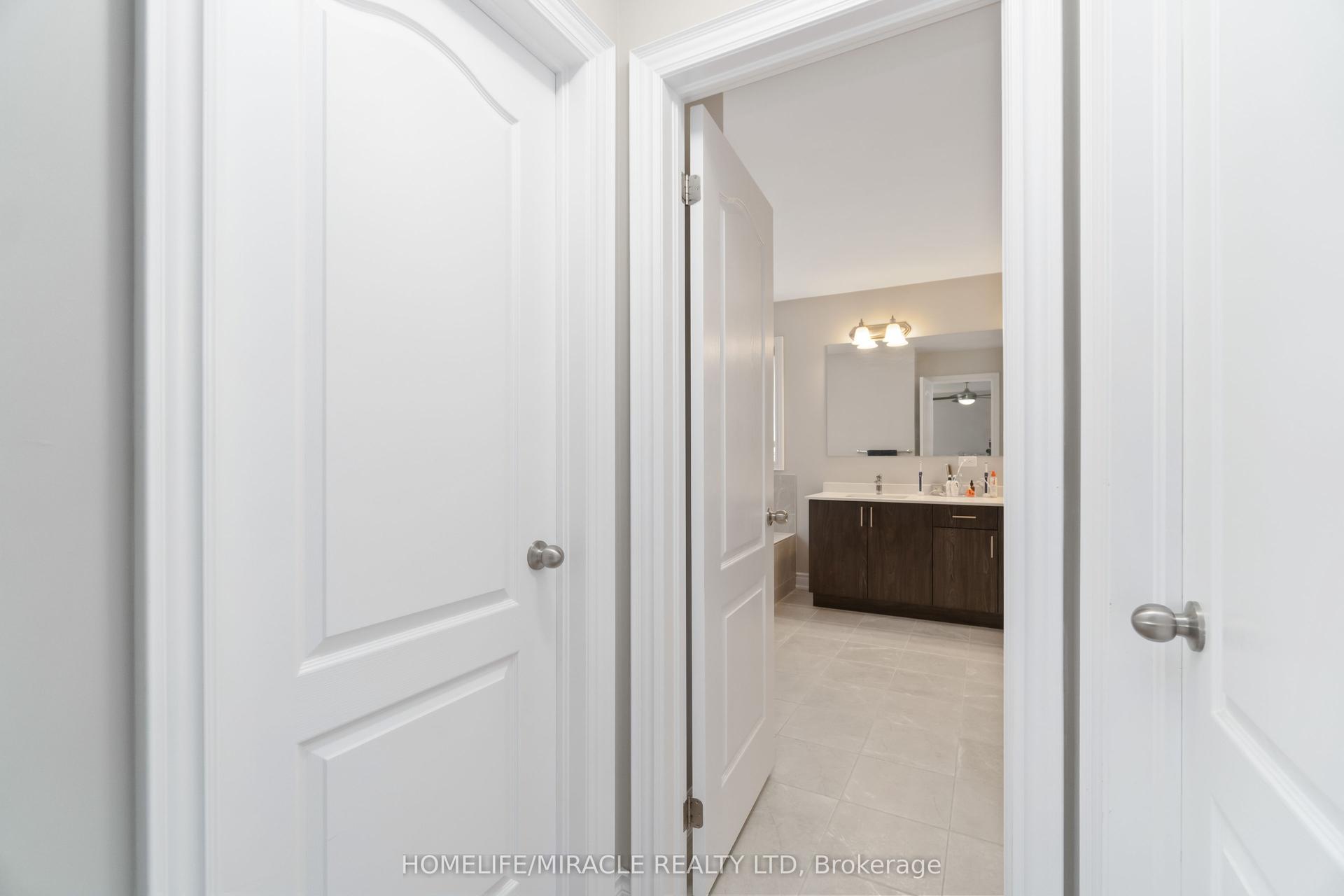 25 Pear Blossom Way, East Gwillimbury — Detached for sale, photo 1