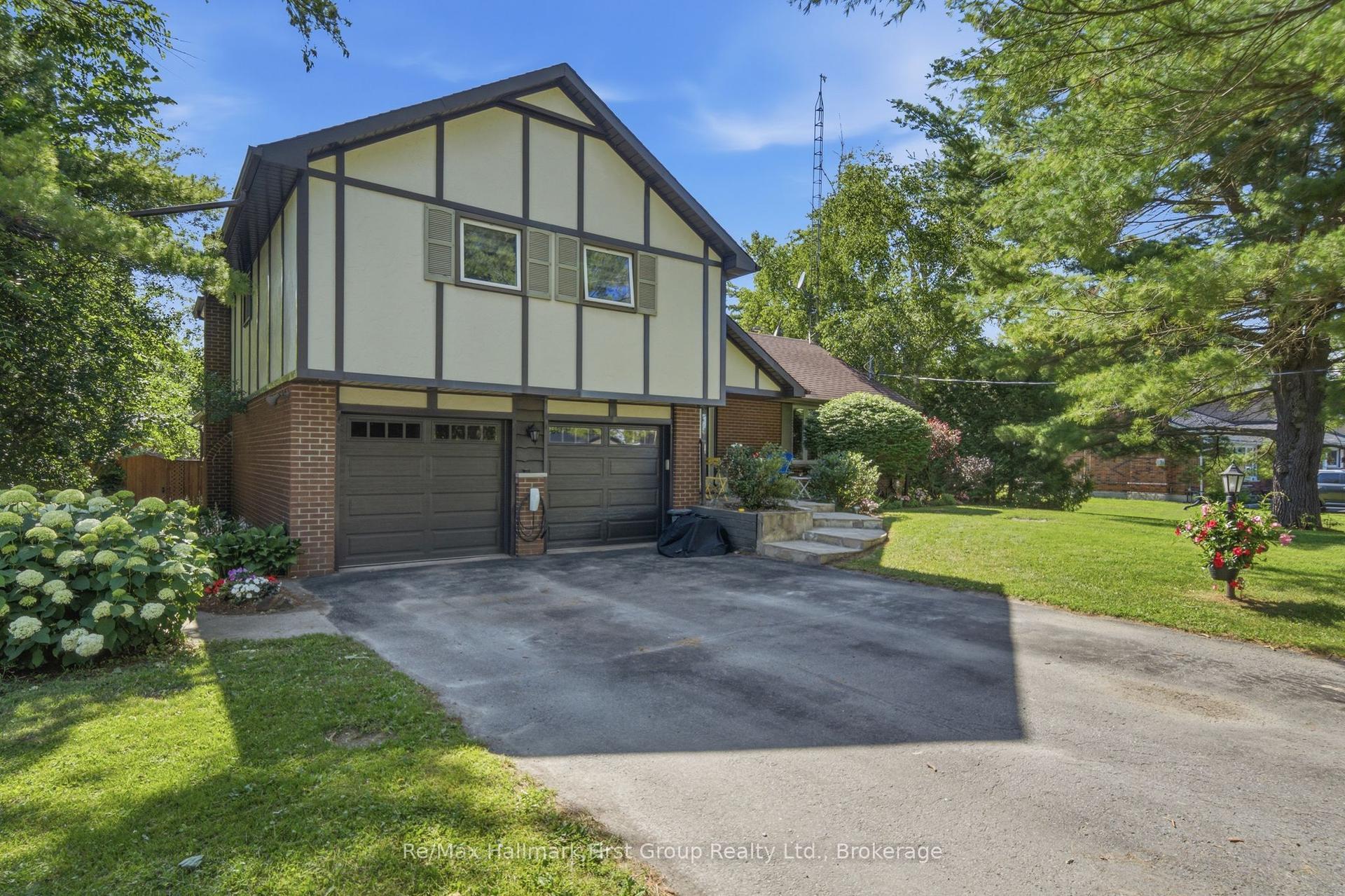 2772 Division Street N, Hamilton Township — Detached for sale, photo 1