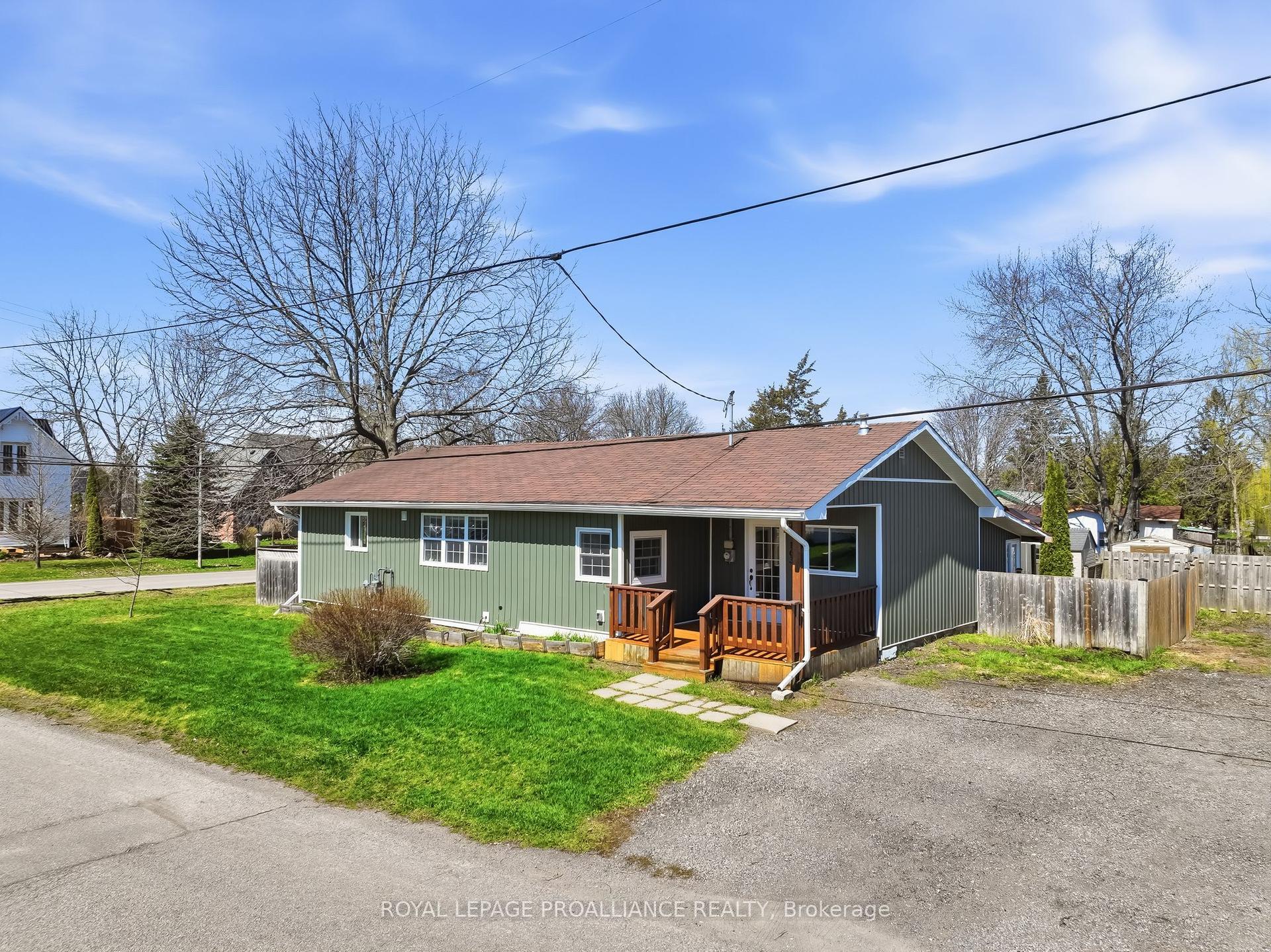 163 Baldwin Street — photo 1