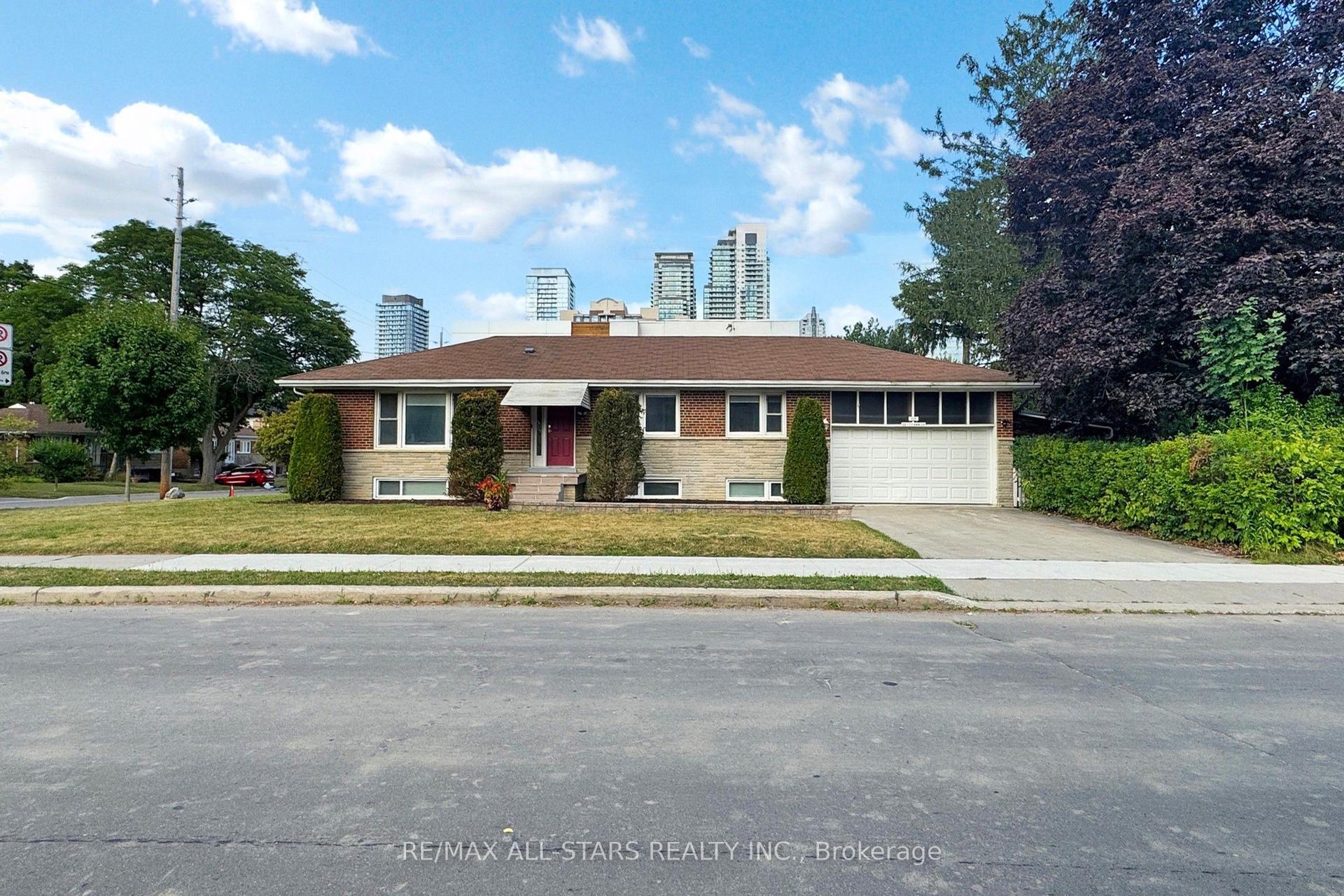 105 Betty Ann Drive, Toronto — Detached for lease, photo 1