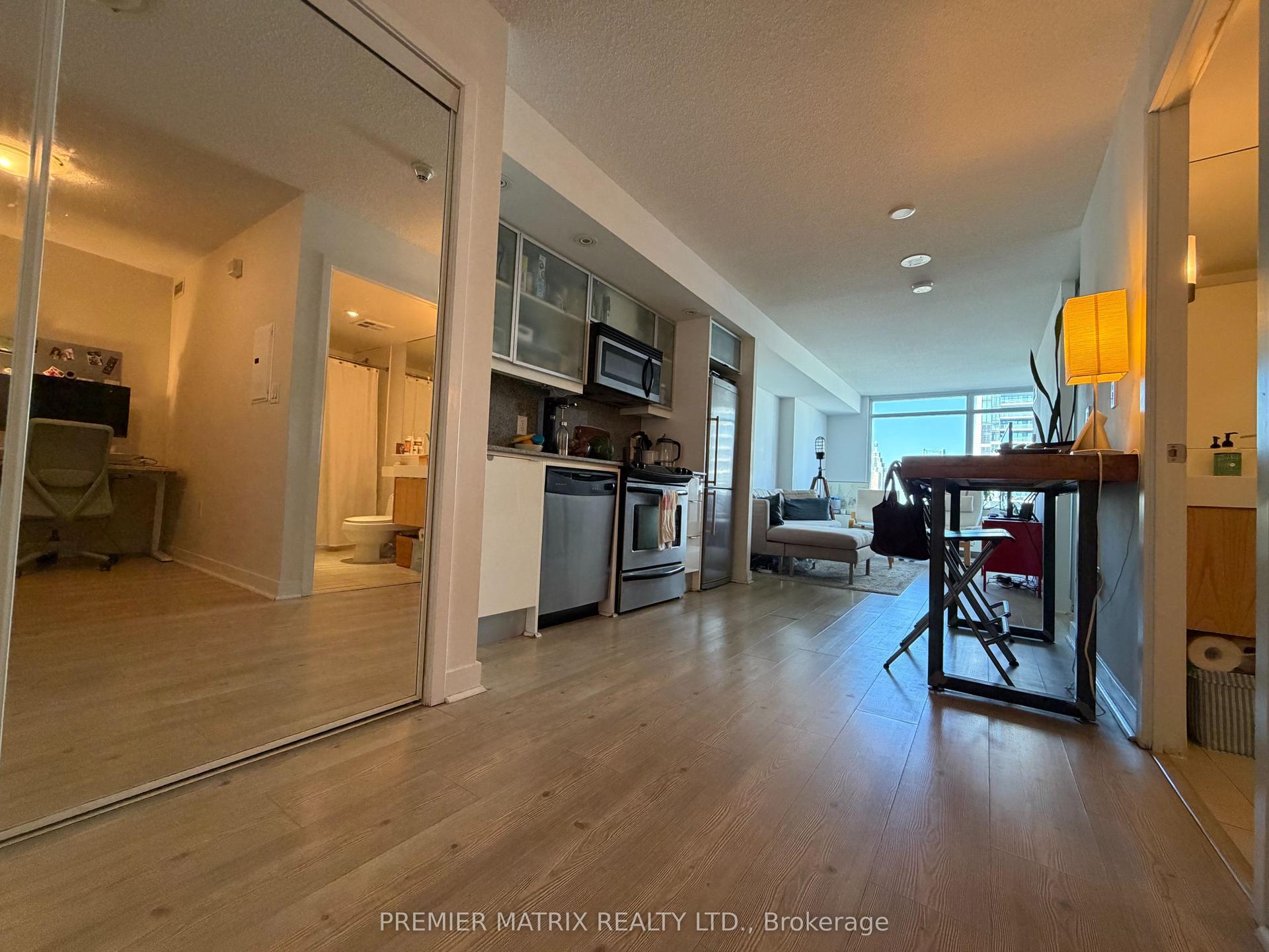 25 Telegram Mews 4205 #4205, Toronto — Condo for lease, photo 1