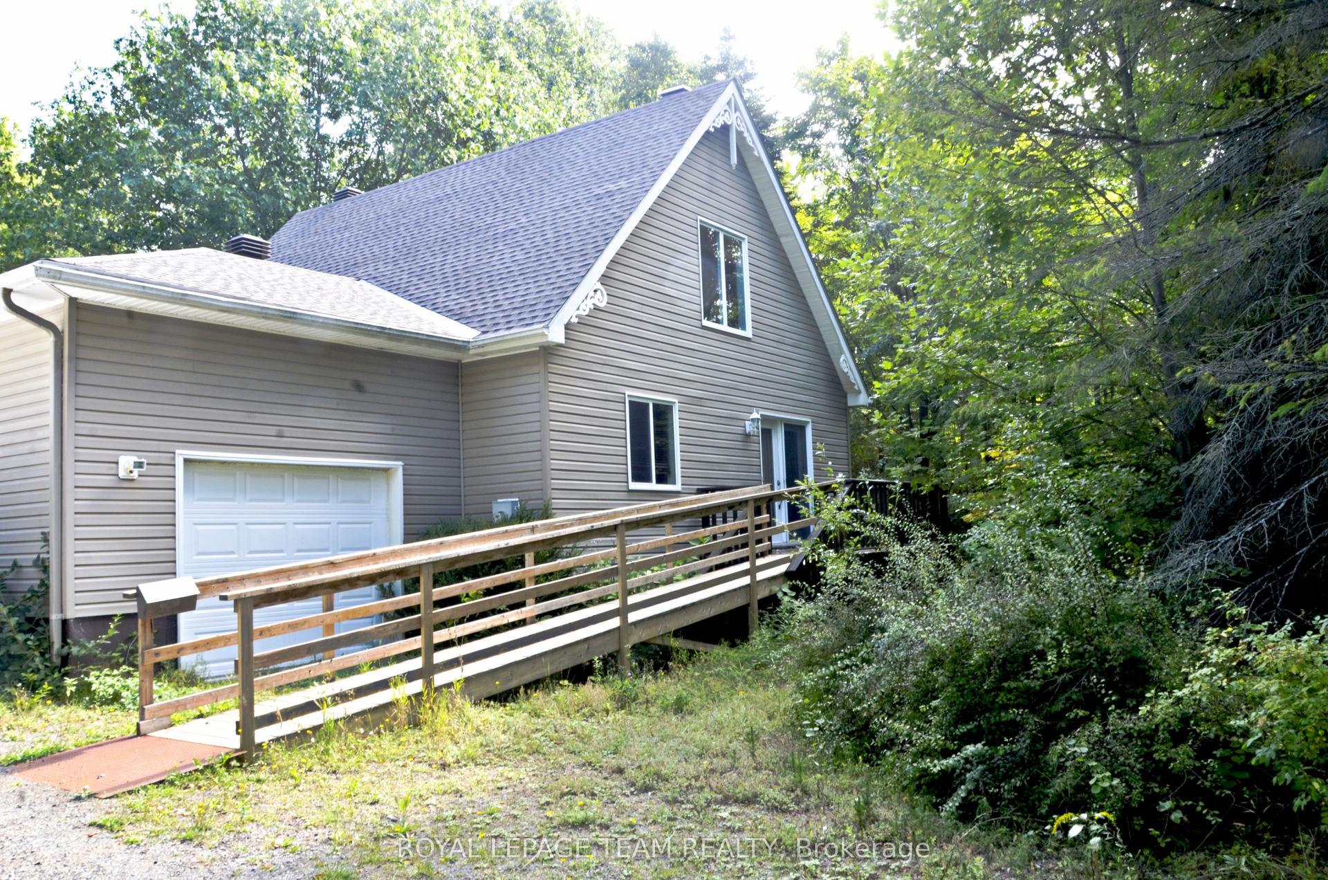 4465 Carman Road N — photo 1
