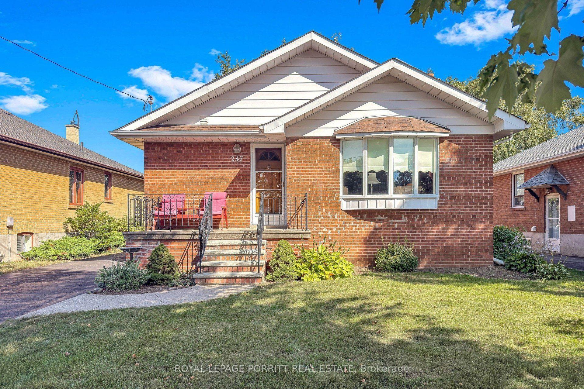 247 Hallmark Avenue, Toronto — Detached for sale, photo 1