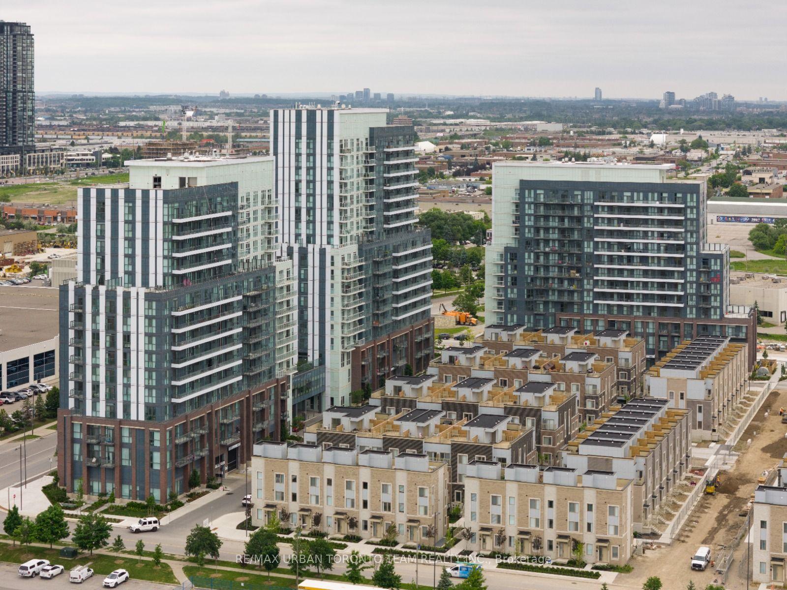 21 Honeycrisp Crescent 45 #45, Vaughan — Condo Town for lease, photo 1