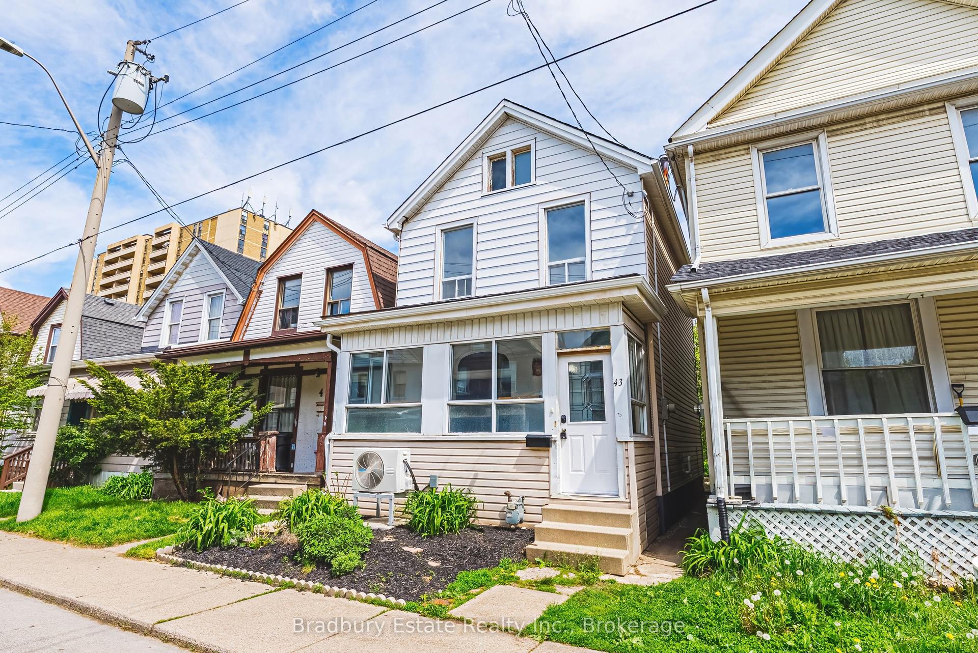 43 Harvey Street, Hamilton — Detached for sale, photo 1