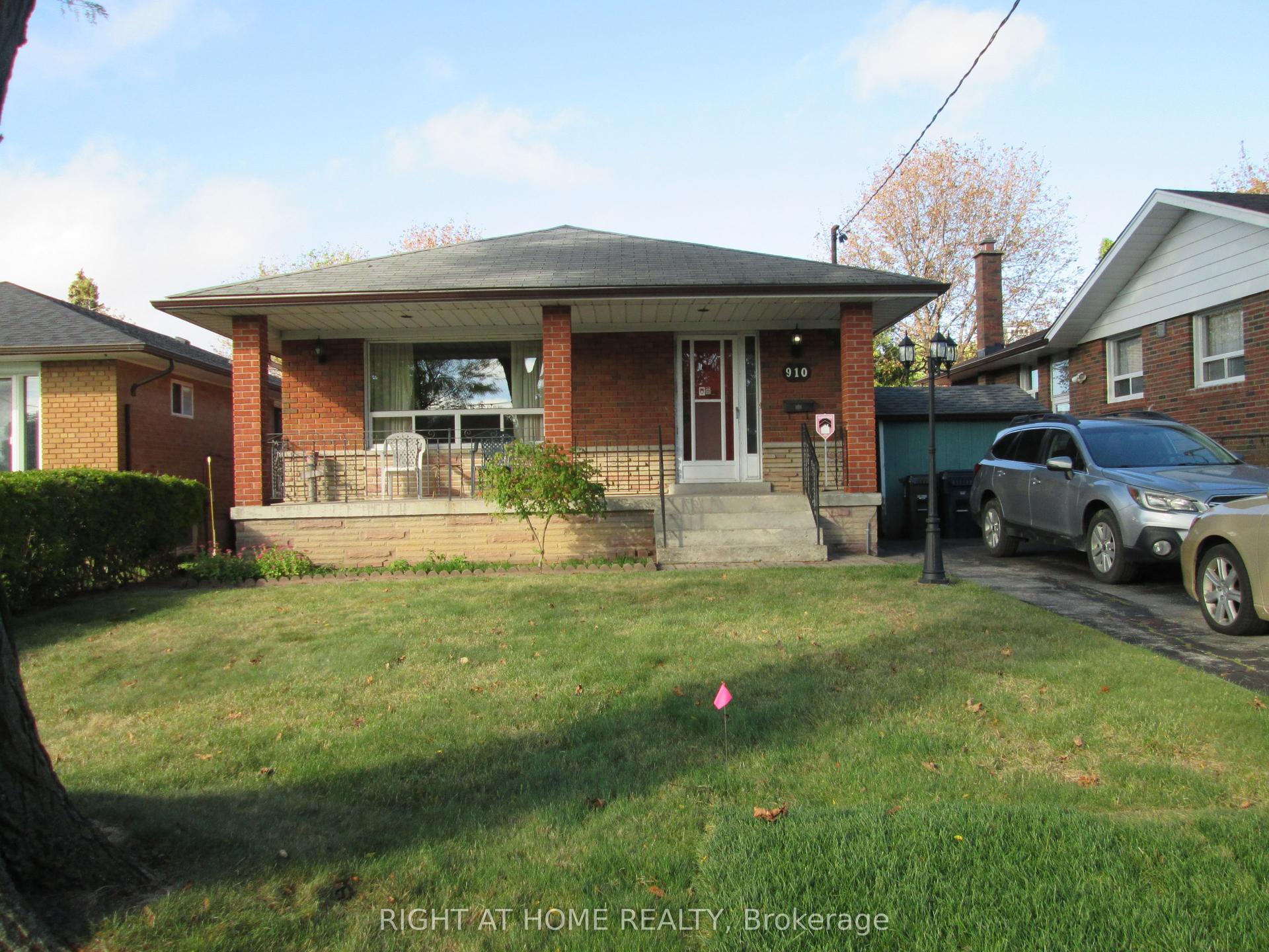910 Scarborough Golf Club Road, Toronto — Detached for sale, photo 1