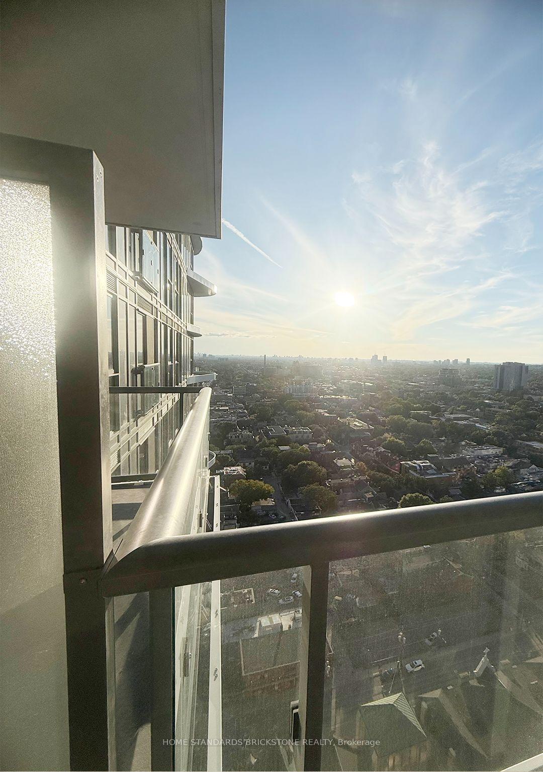 280 Dundas Street, Toronto — Condo for lease, photo 1
