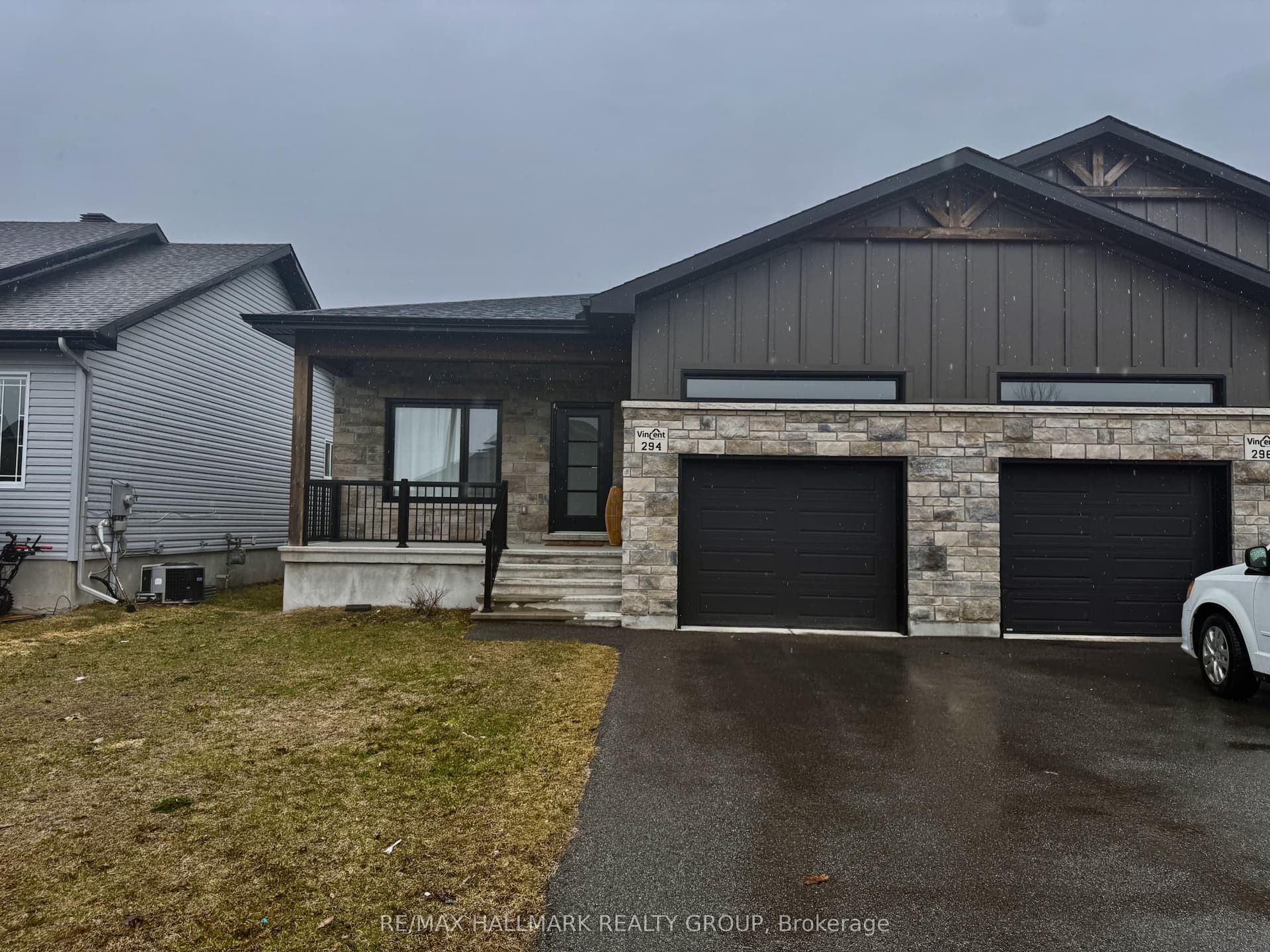 294 TRILLIUM Circle — photo 1