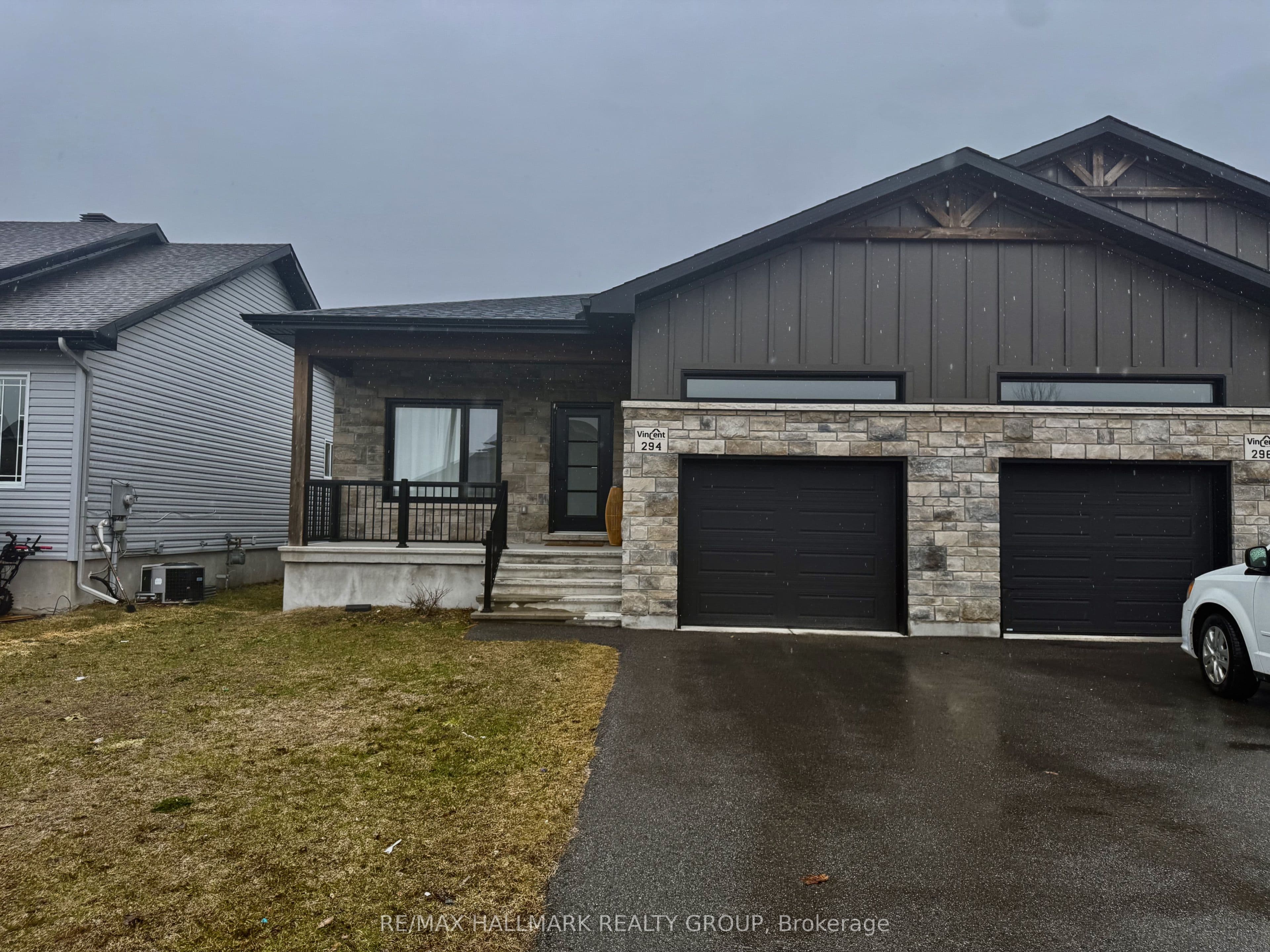 294 TRILLIUM Circle — photo 1