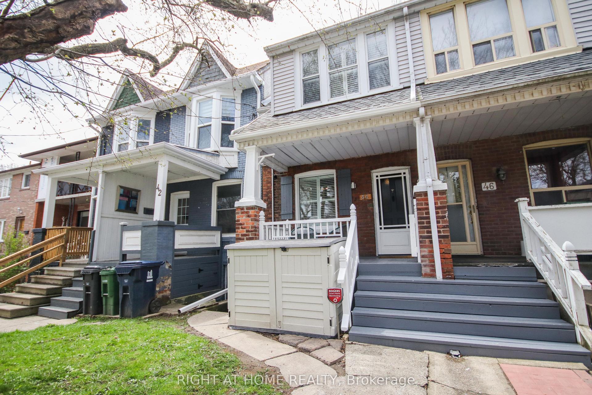 44 Rhodes Avenue — photo 1