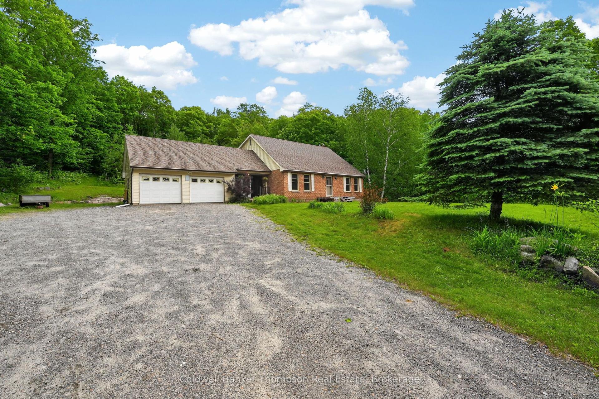 1864 Brunel Road, Huntsville — Detached for sale, photo 1