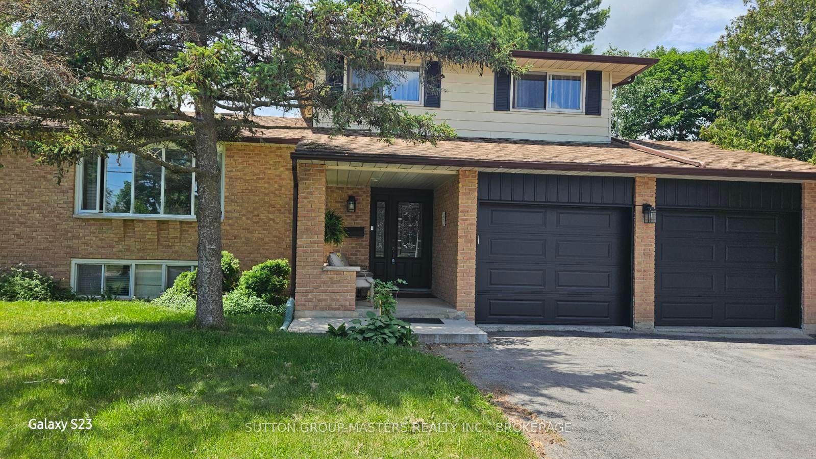 715 Collins Bay Road — photo 1