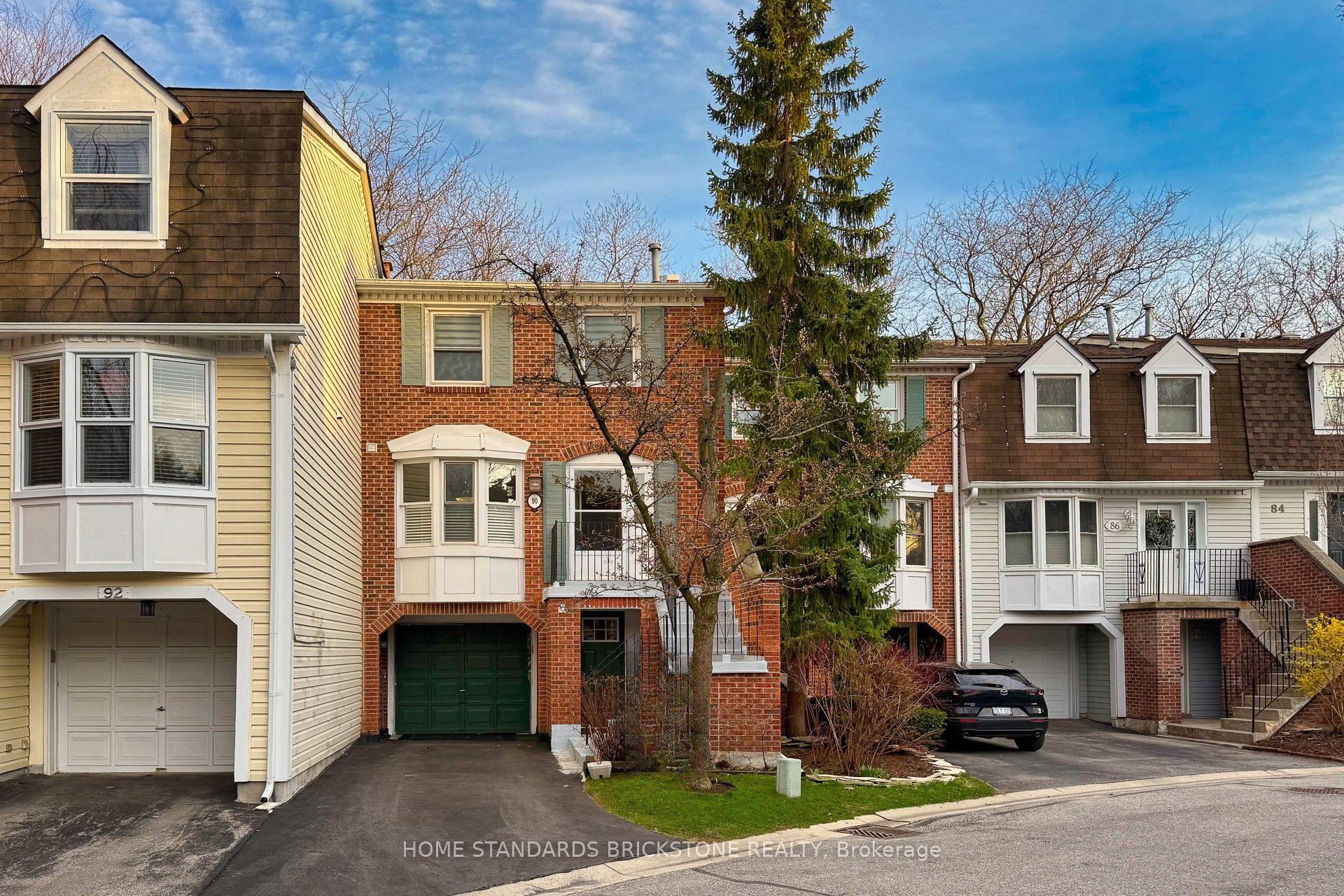 90 Confederation Way — photo 1