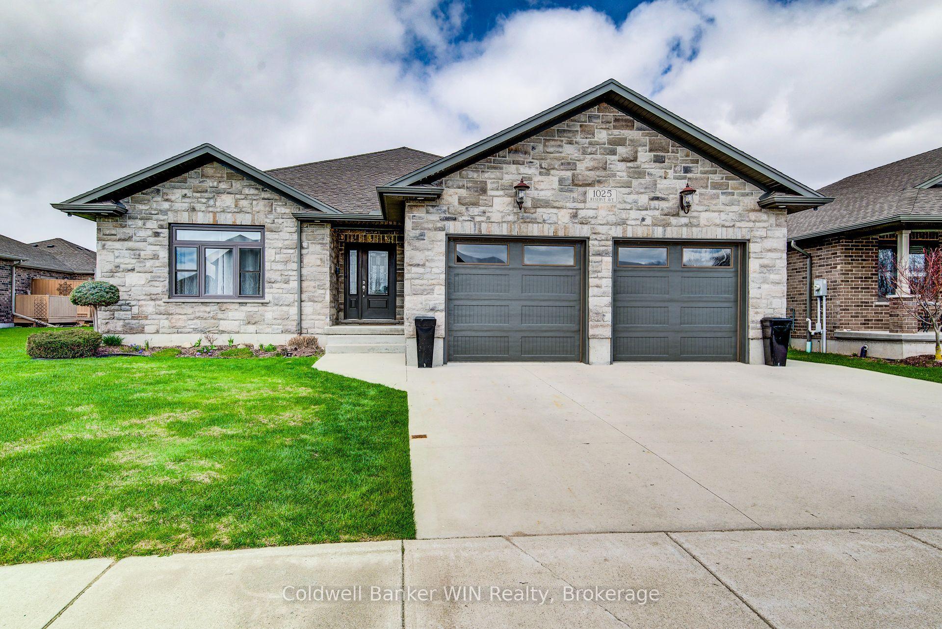 1025 Reserve Avenue S, North Perth — Detached for sale, photo 1
