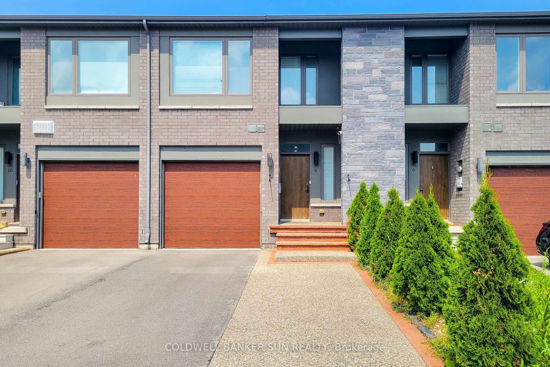 8 Bedrock Drive, Hamilton — Townhouse for sale, photo 1