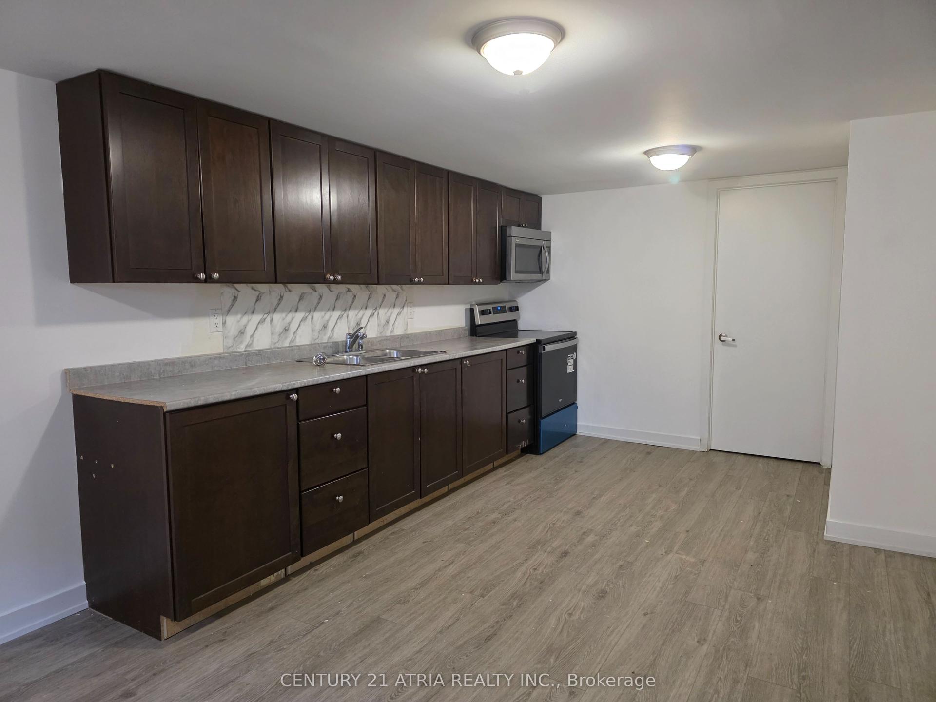 19 Meadowview Avenue Lower #Lower — photo 1