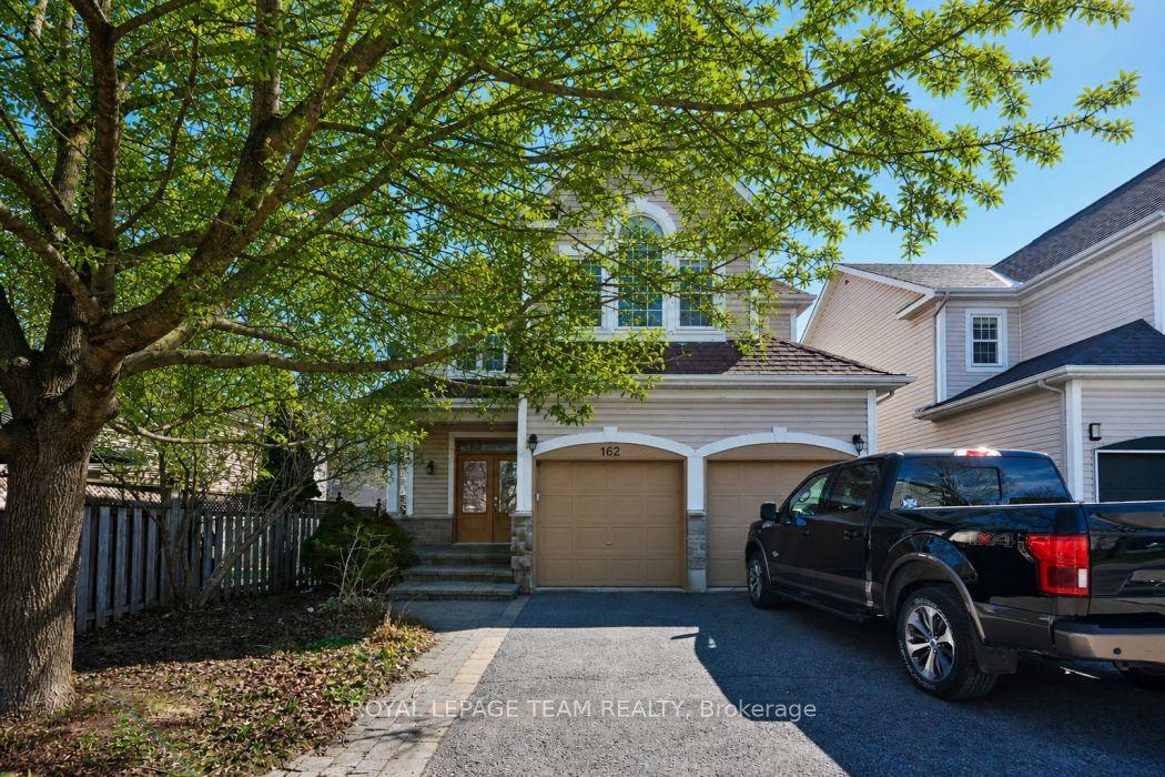 162 Redcliff Avenue — photo 1