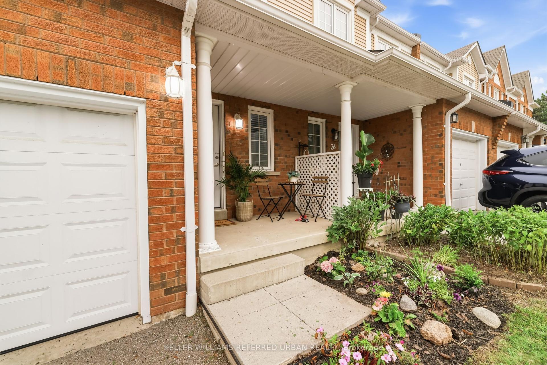 10 Bassett Boulevard 25 #25, Whitby — Condo Town for sale, photo 1