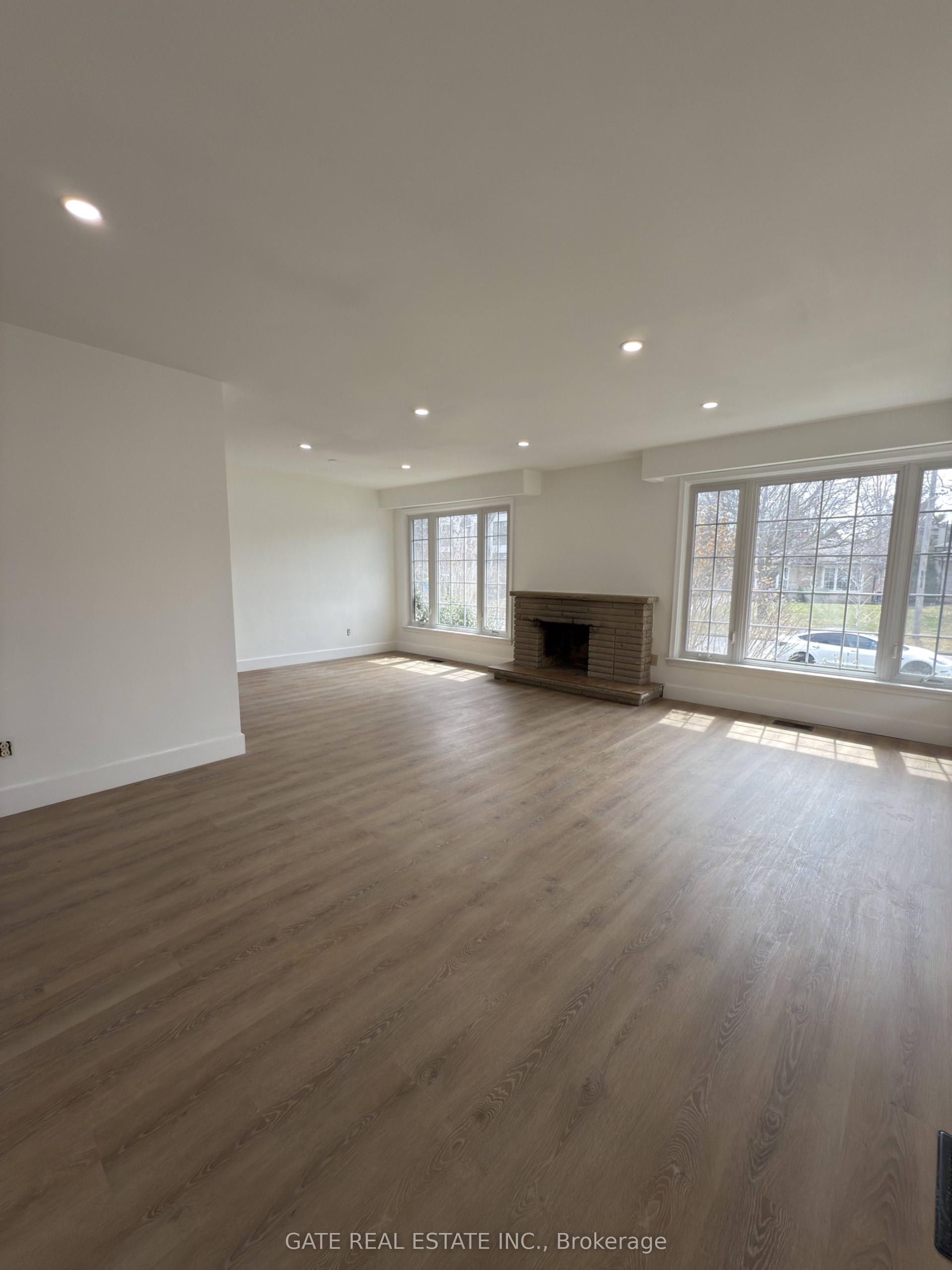 112 Santa Barbara Road Main #Main, Toronto — Detached for lease, photo 1