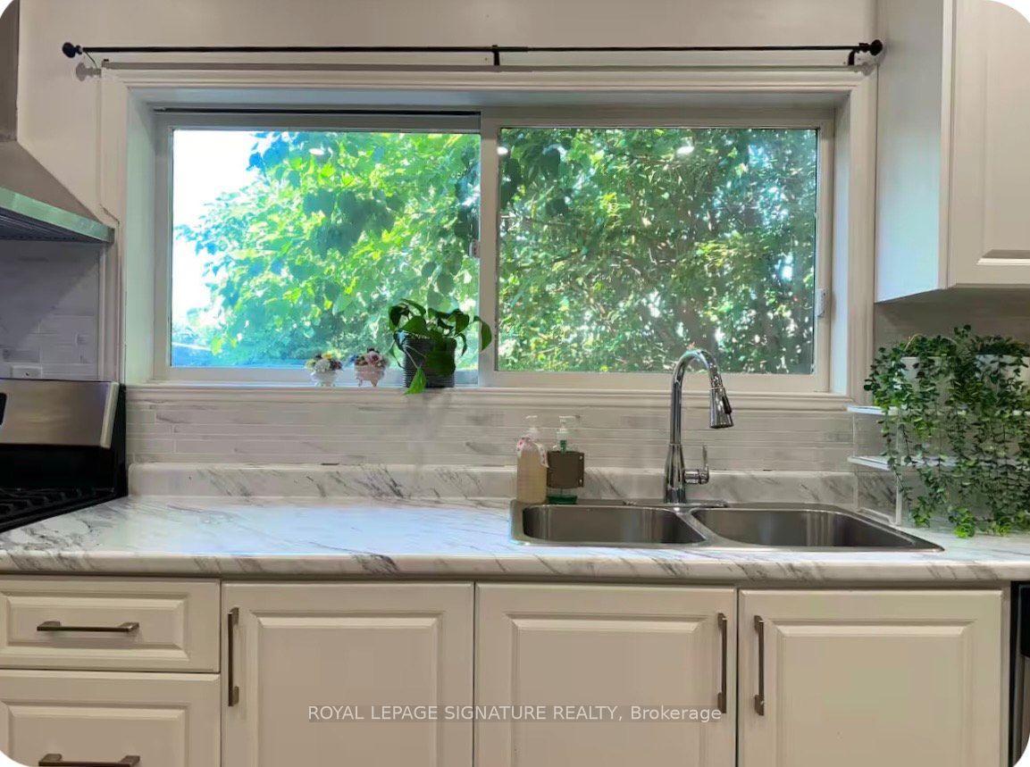 1119 Rebecca Street, Oakville — Detached for lease, photo 1