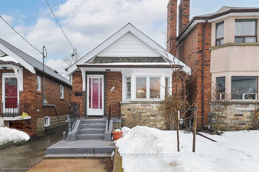 26 Elmsdale Road W, Toronto — Detached for lease, photo 1